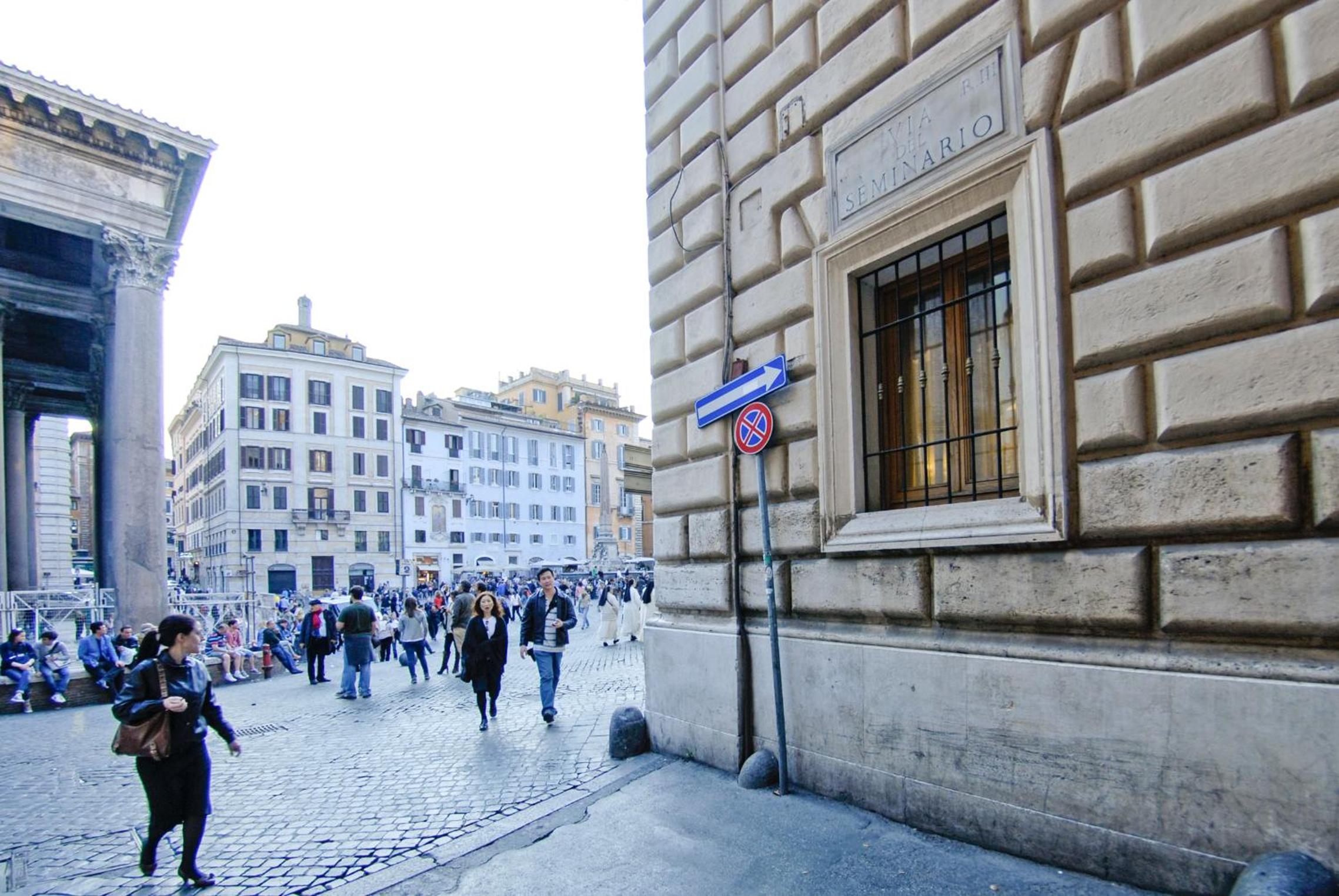 Luxury Apartment Pantheon