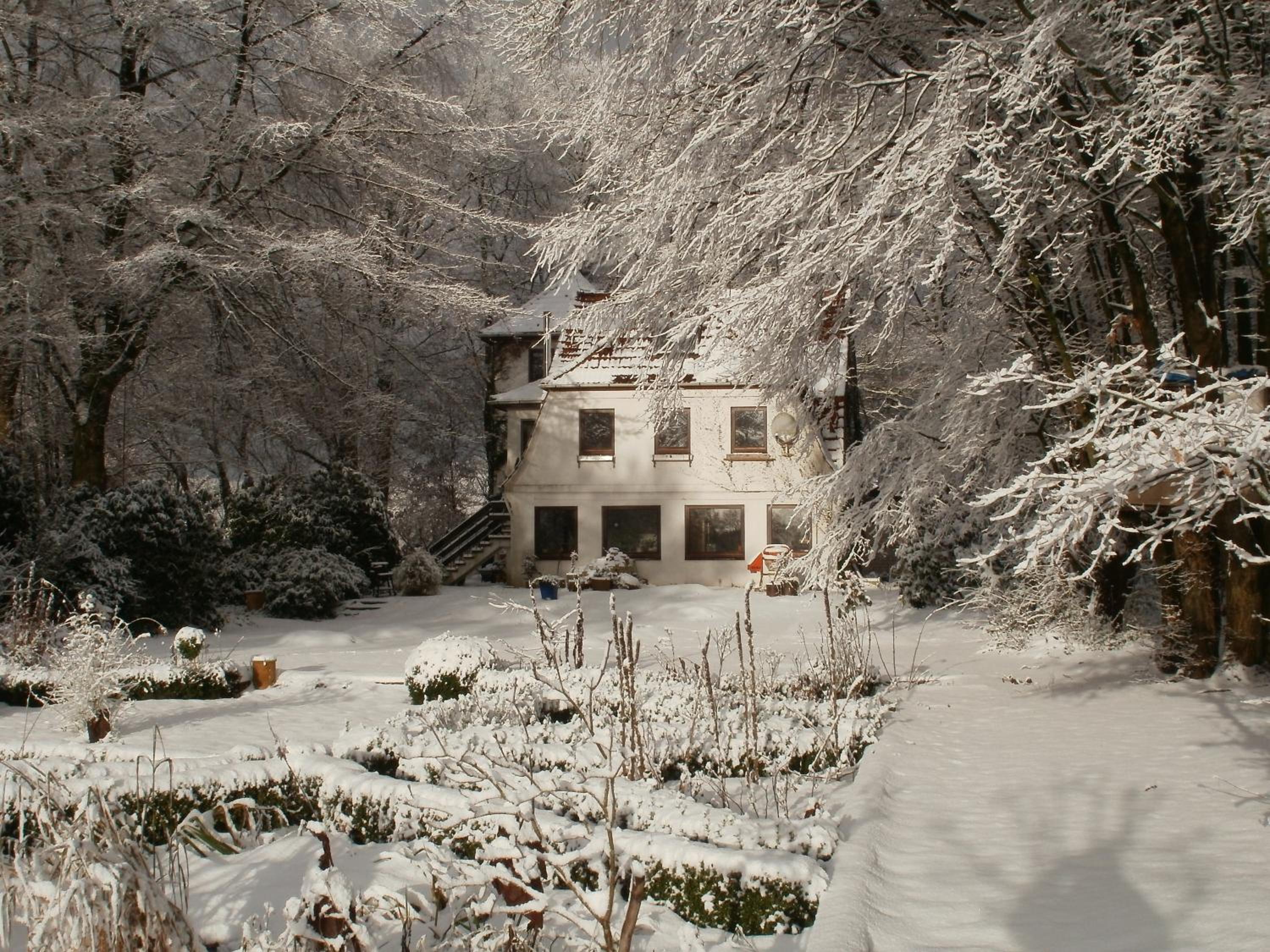 Villa anno 1924 im Dorf
