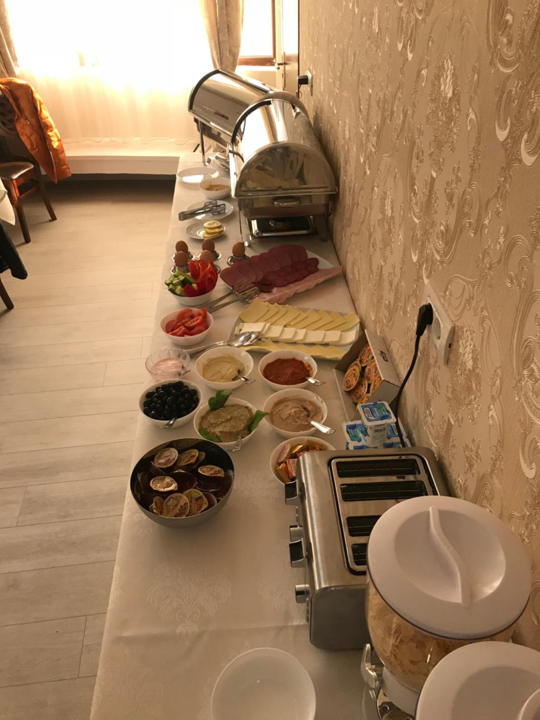 breakfast buffet