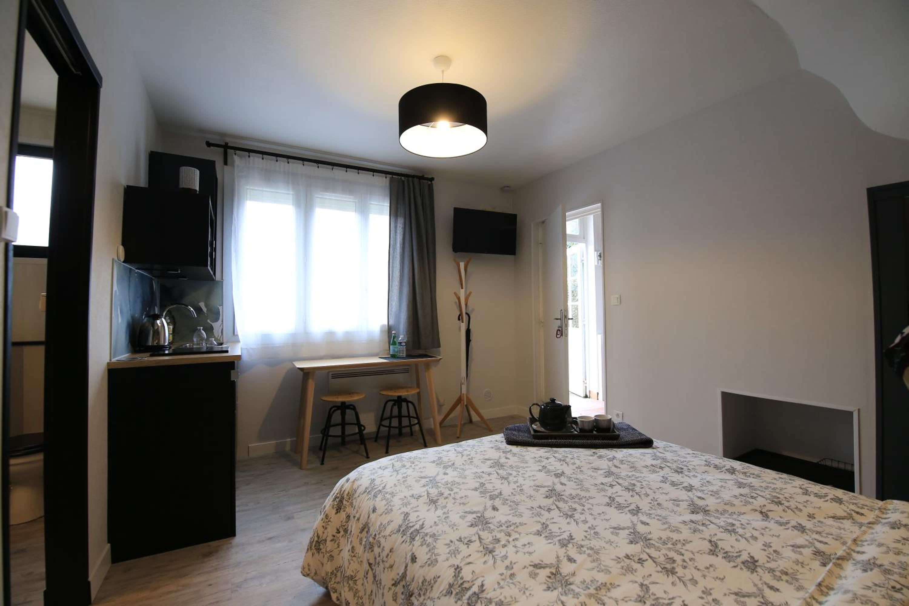 Photo 8