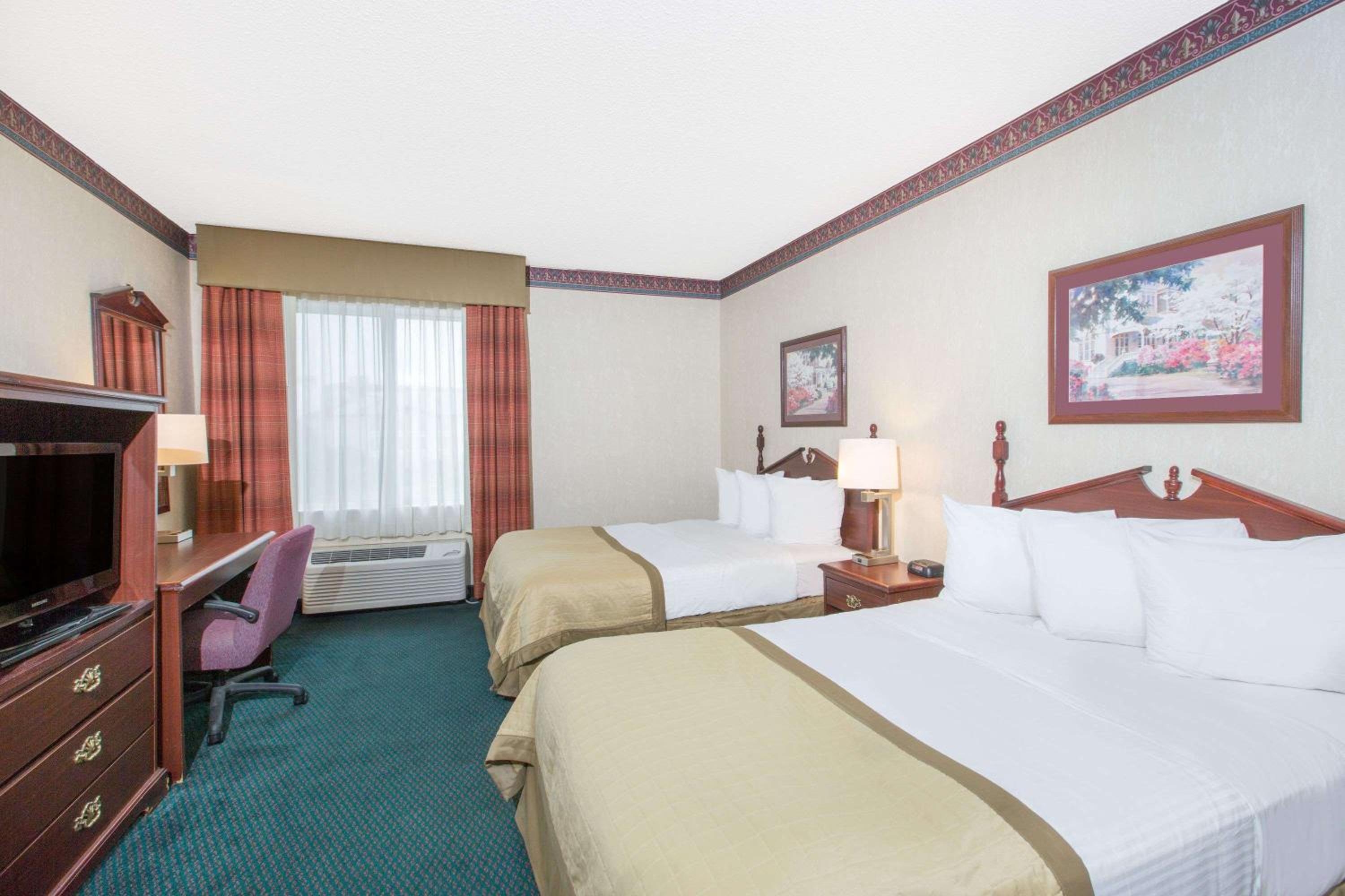 Jonesboro Vacations - Baymont by Wyndham Jonesboro - Property Image 3