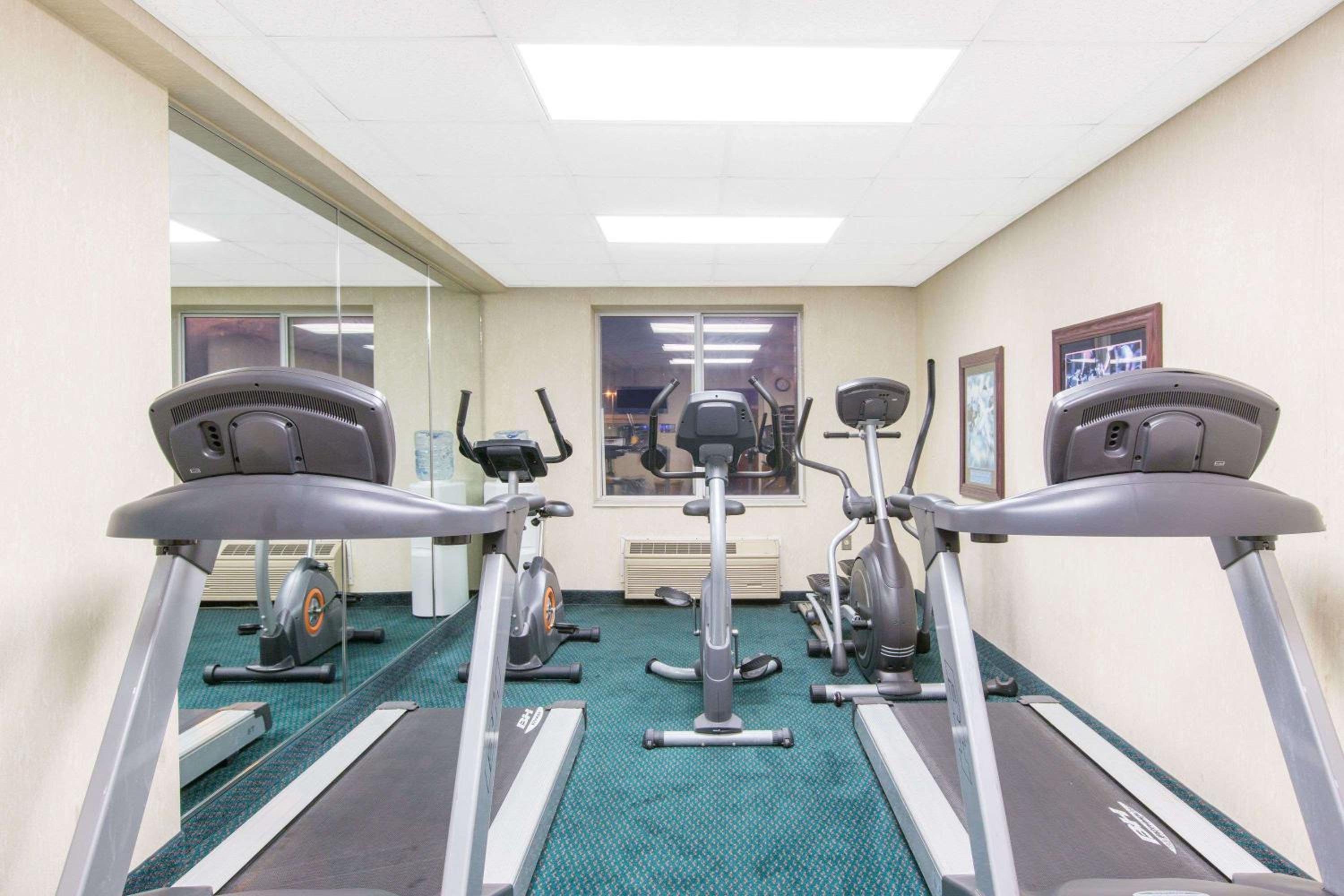 Jonesboro Vacations - Baymont by Wyndham Jonesboro - Property Image 4