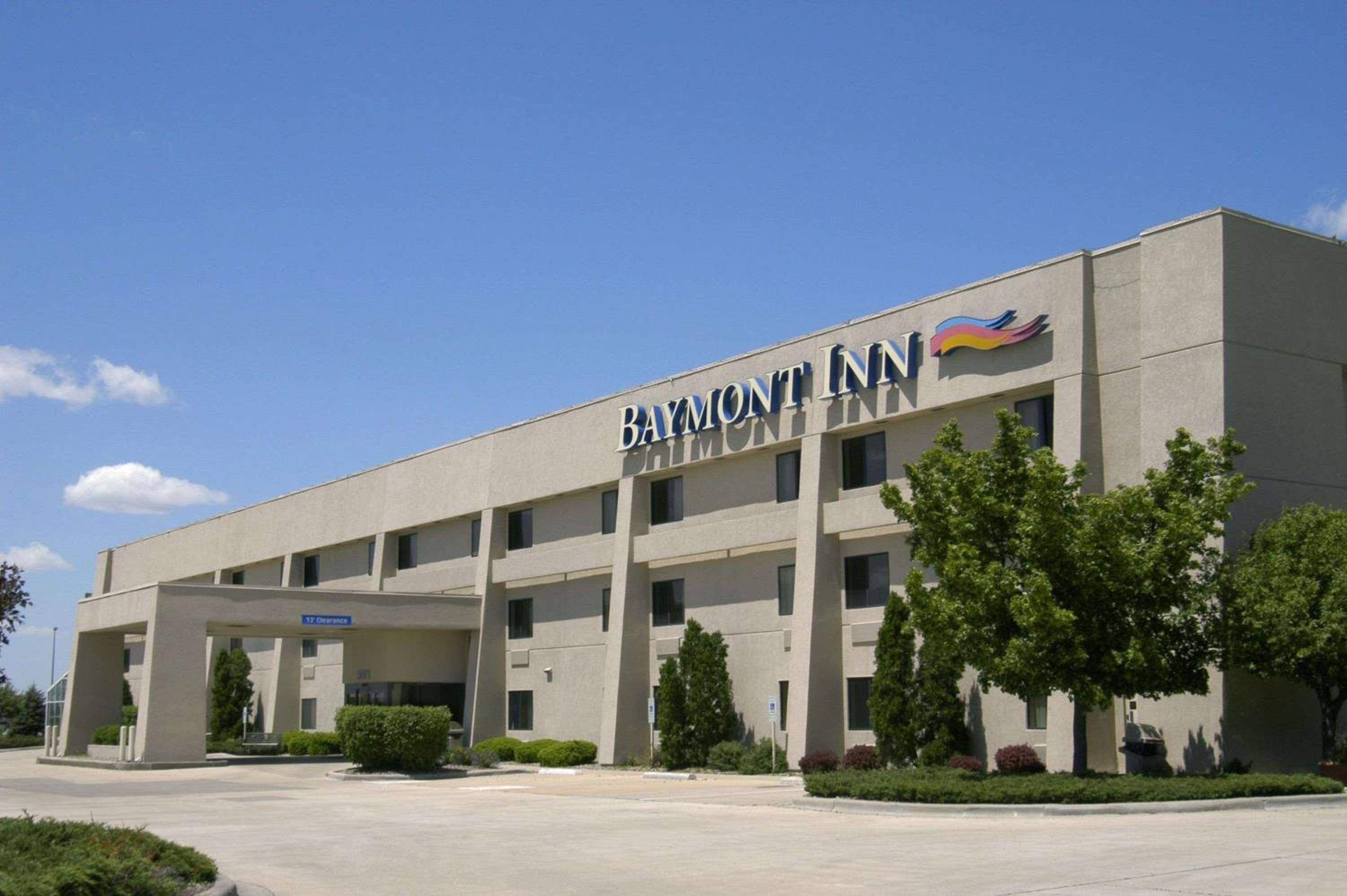 Hotel Baymont by Wyndham Springfield IL - Image 1
