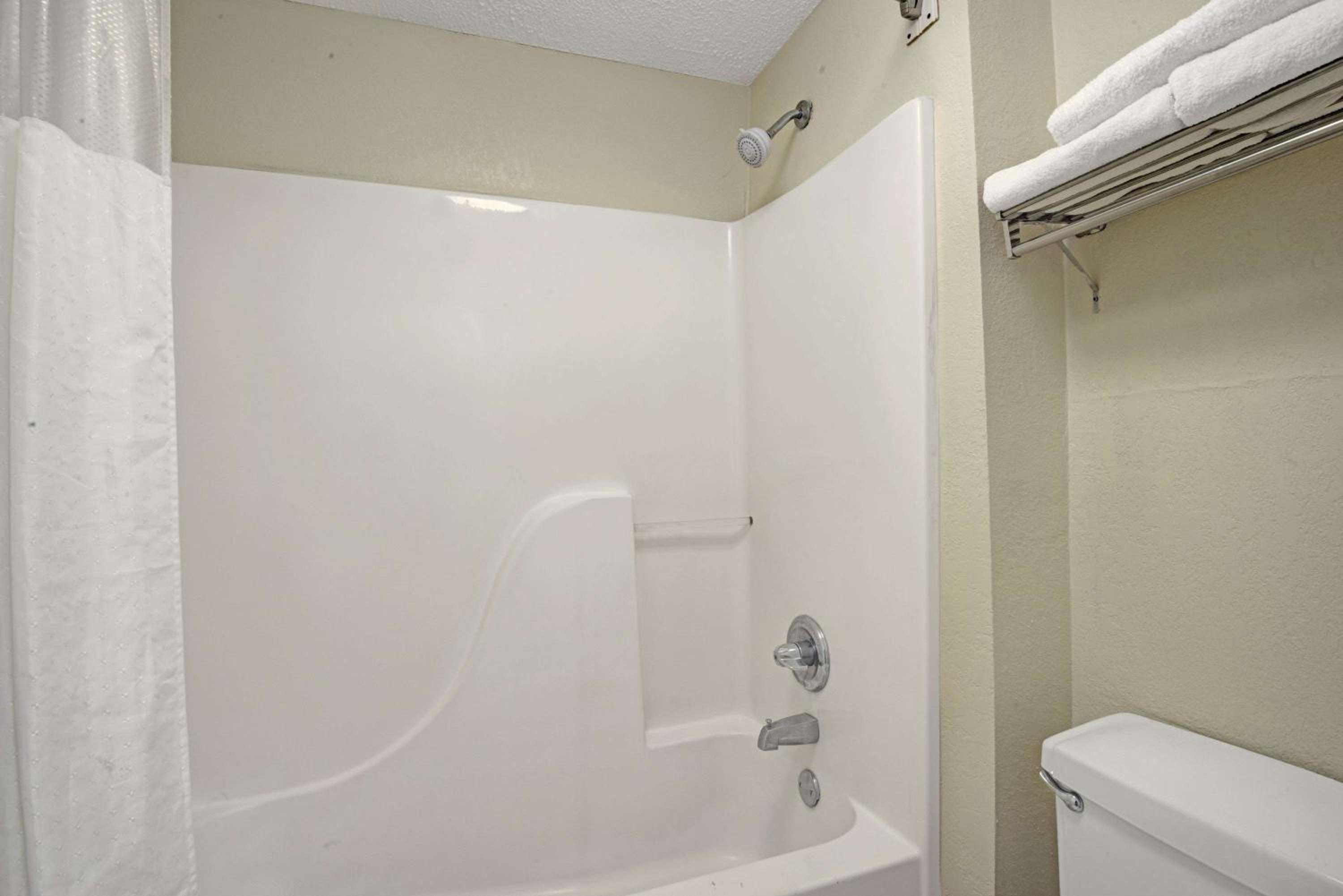 Travelodge by Wyndham Montgomery East, Foto 15