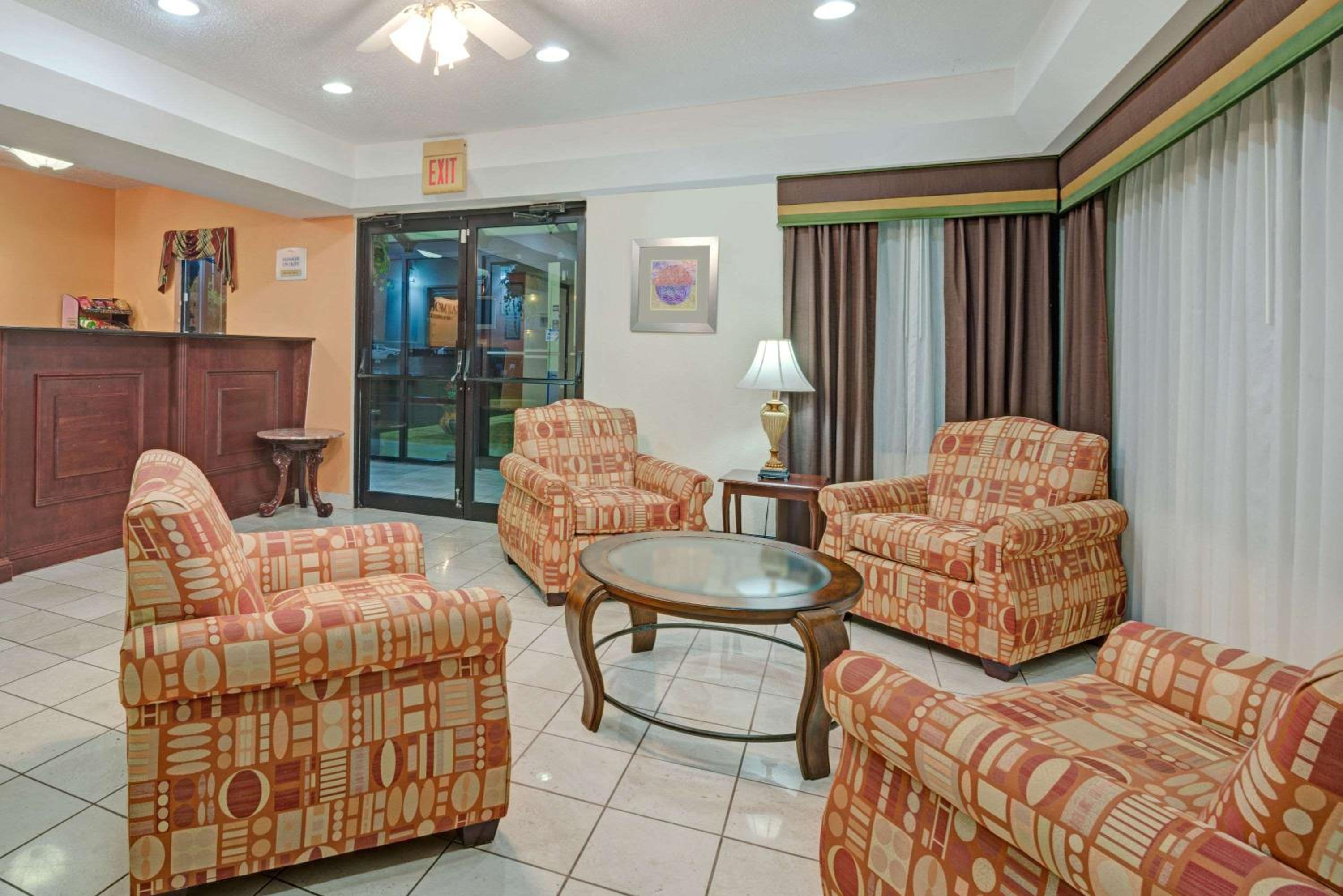 Travelodge by Wyndham Montgomery East, Foto 16