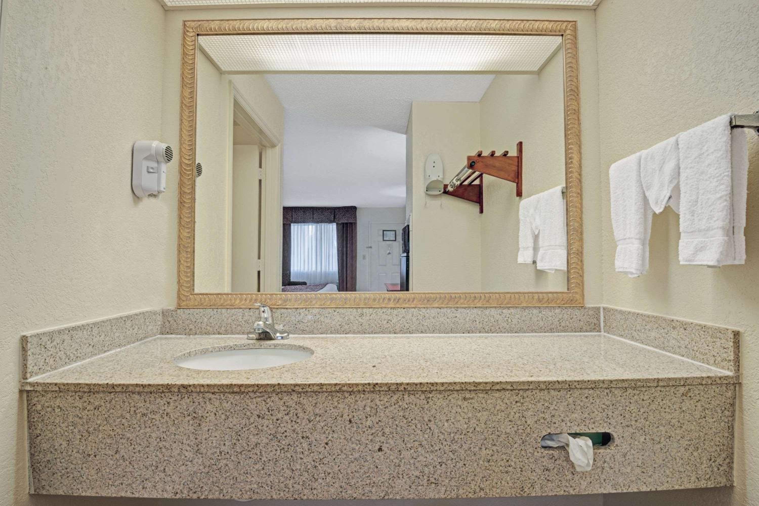 Travelodge by Wyndham Montgomery East, Foto 11