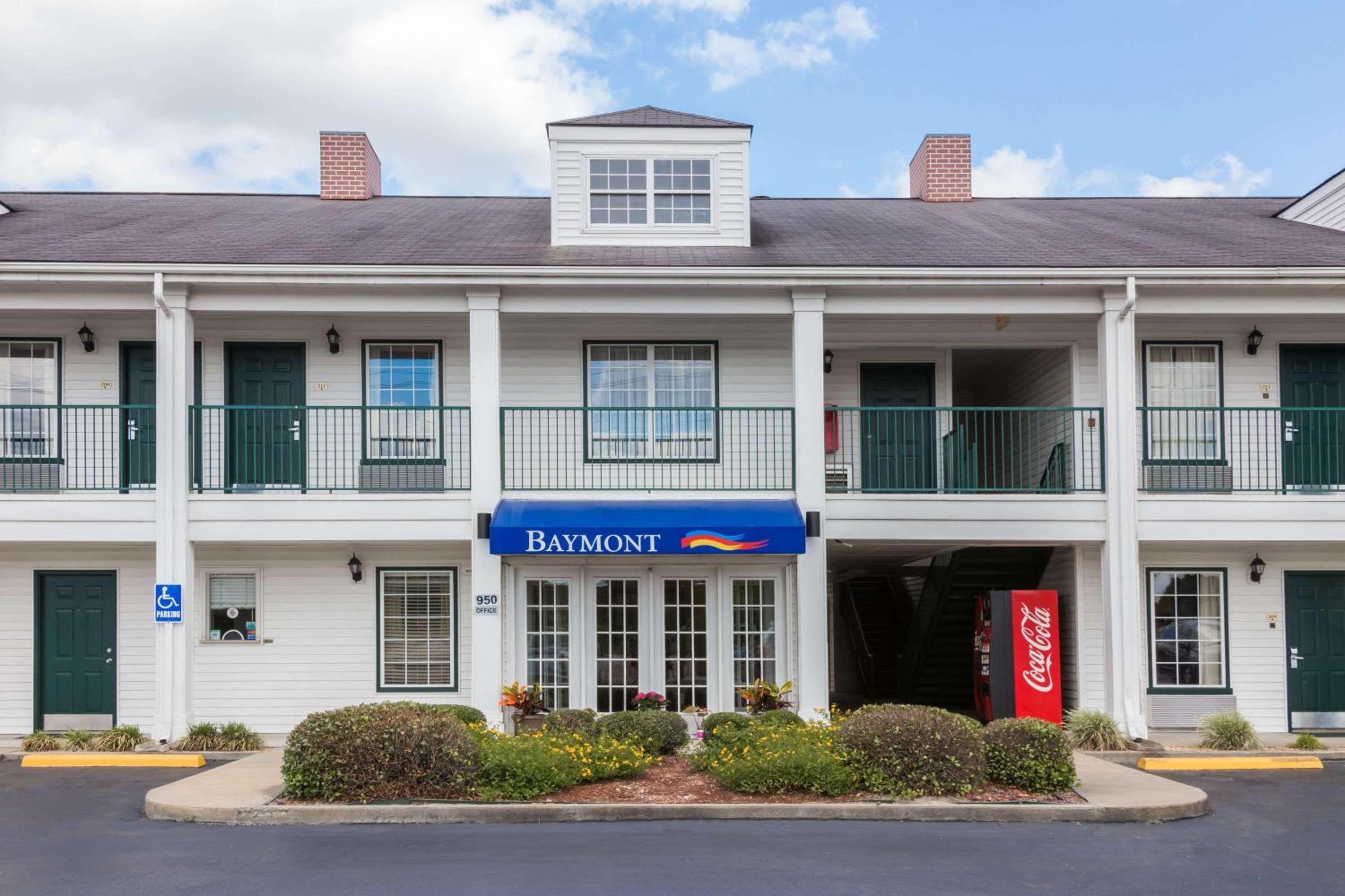 Waycross Vacations - Baymont by Wyndham Waycross - Property Image 1