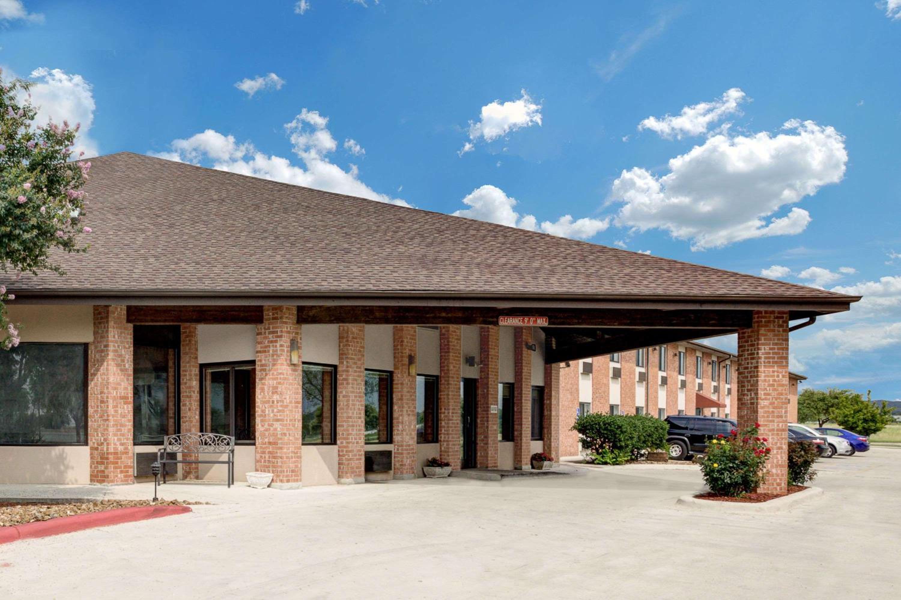 Baymont Inn Suites by Wyndham San Marcos - Property Image 13