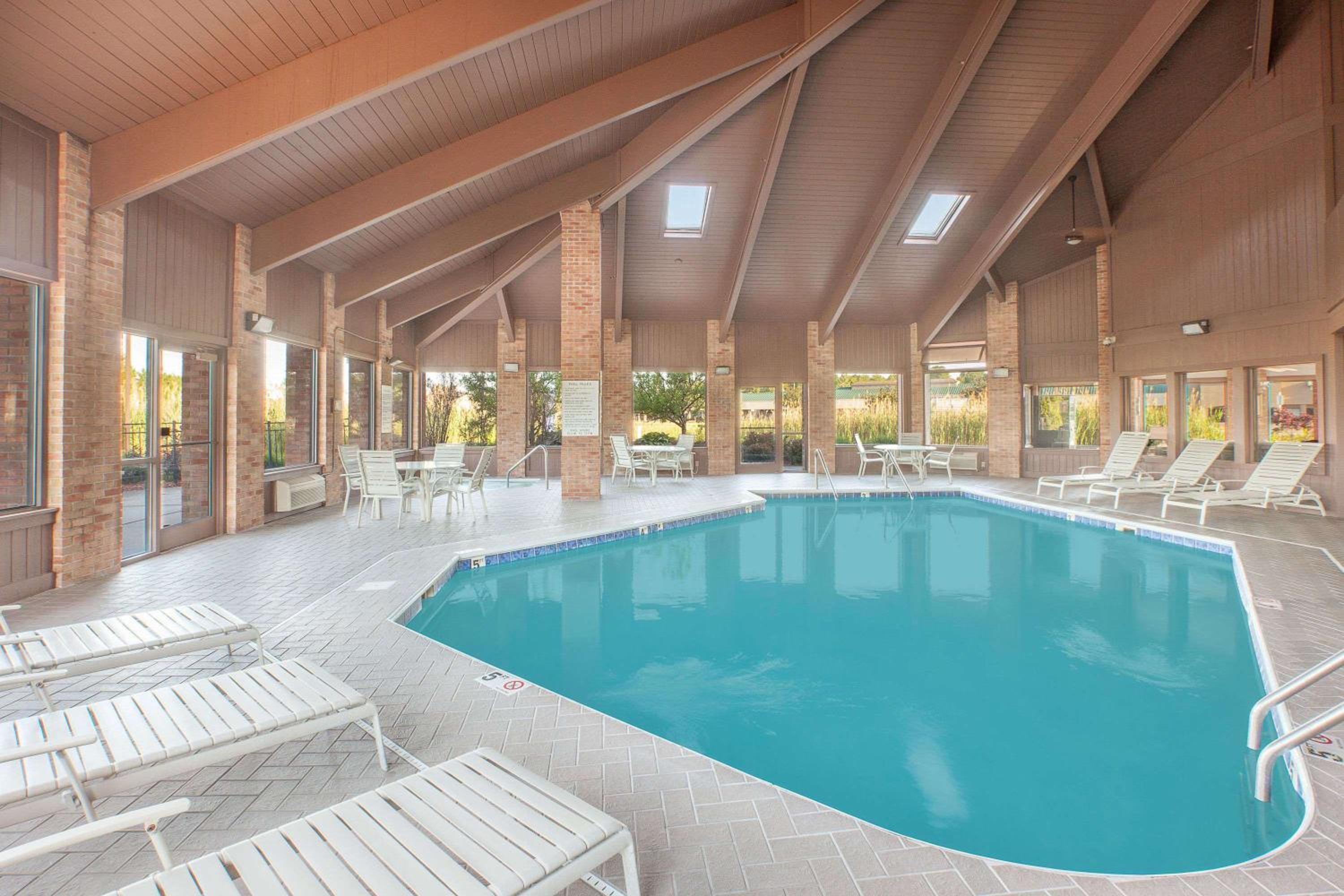 Port Huron Vacations - Baymont by Wyndham Port Huron - Property Image 6