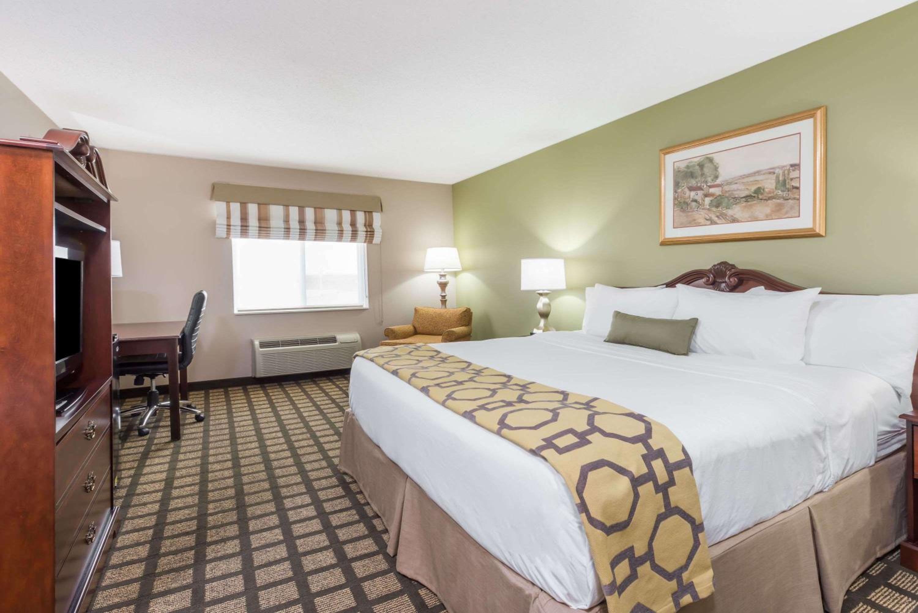 Baymont by Wyndham Fulton view 5