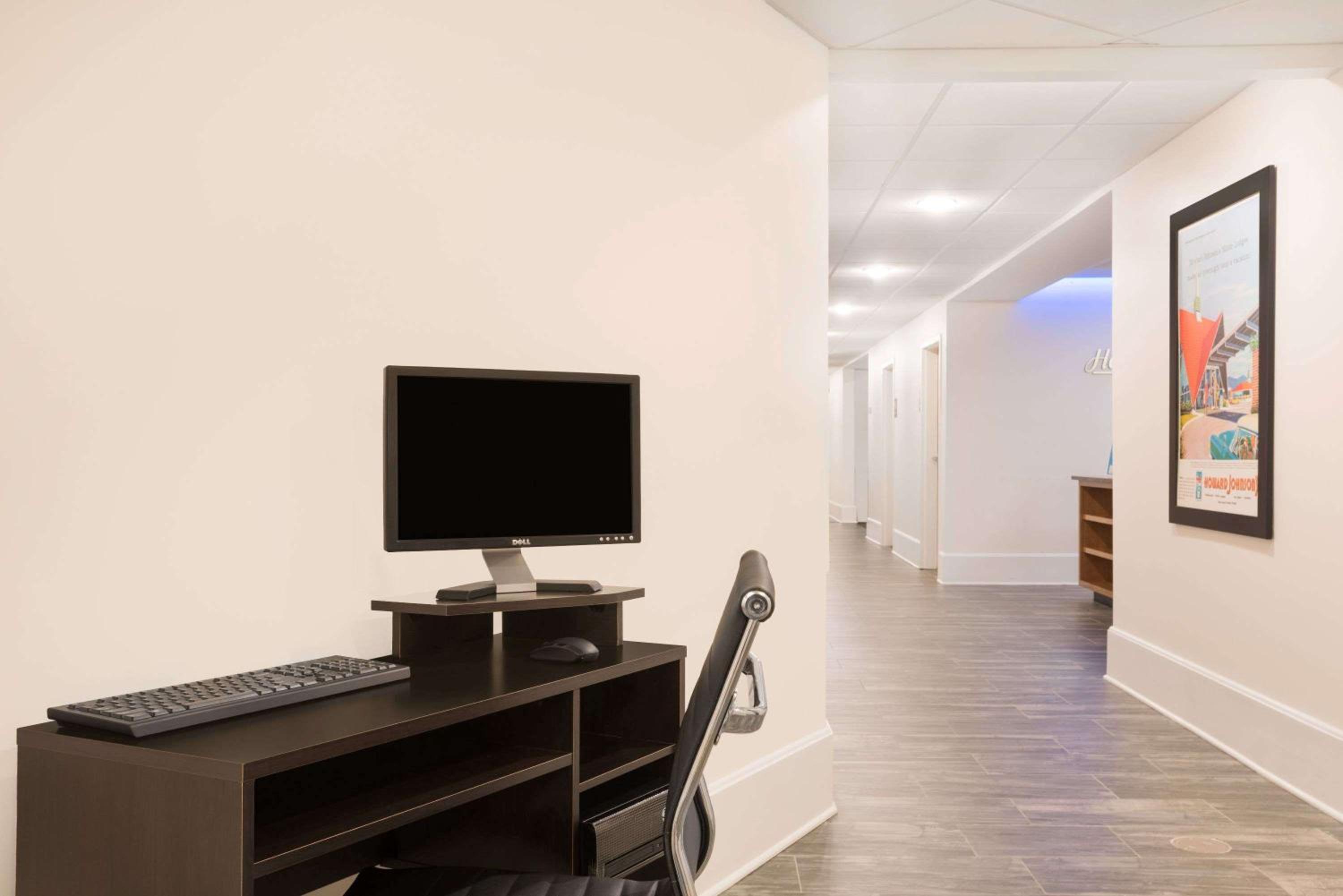 Quincy Vacations - Howard Johnson by Wyndham Quincy/ Boston - Property Image 32
