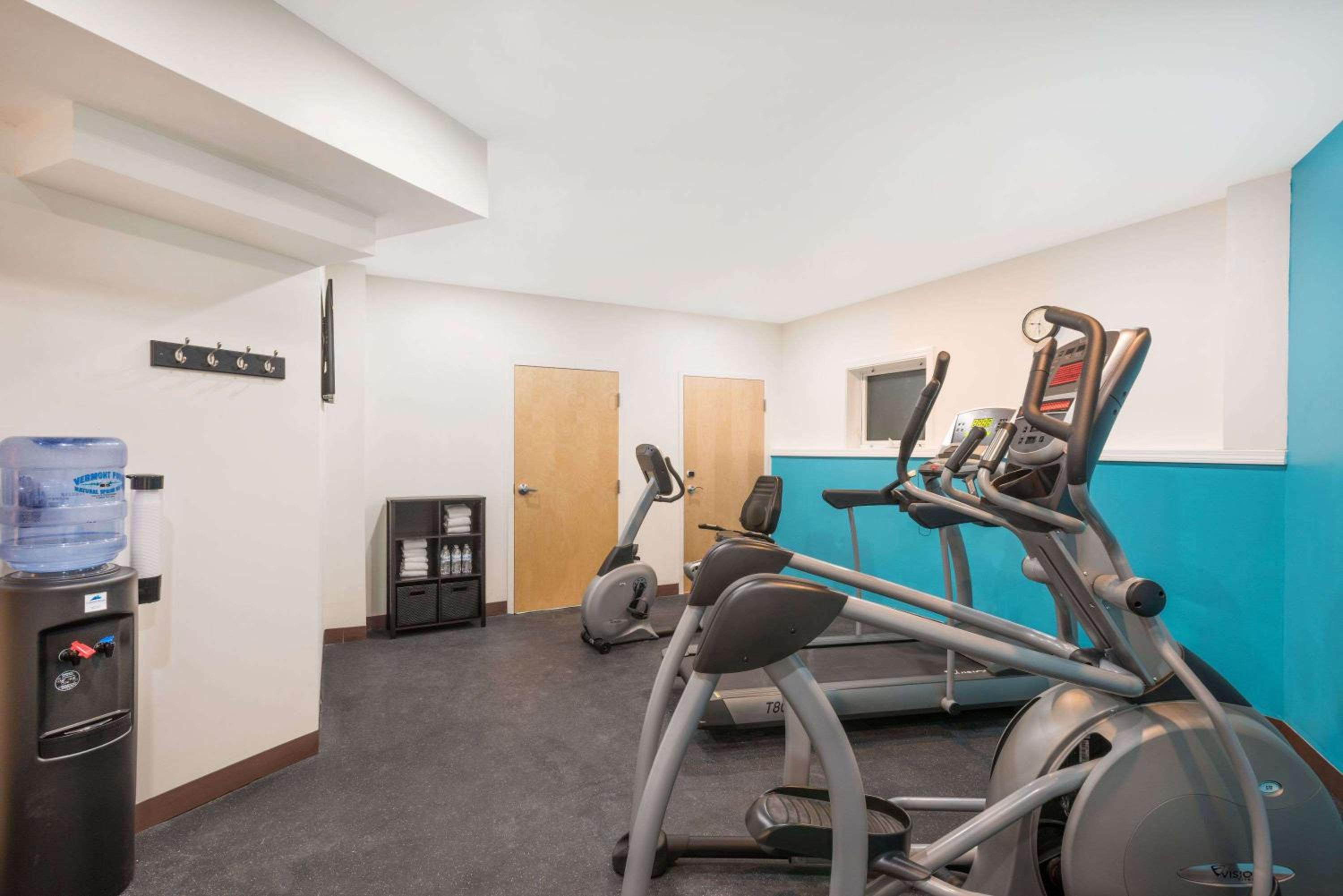 Quincy Vacations - Howard Johnson by Wyndham Quincy/ Boston - Property Image 20