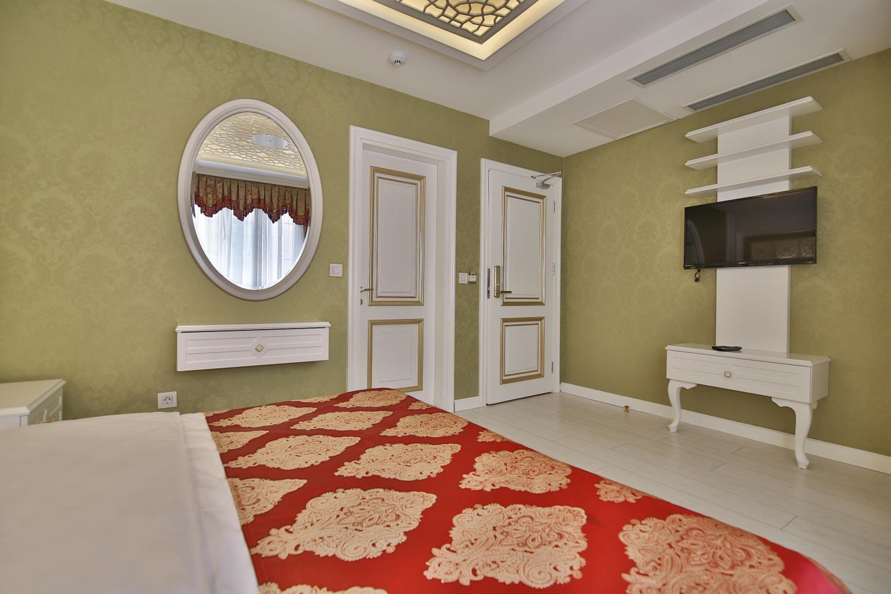 Hotel Queens Land - Image 25