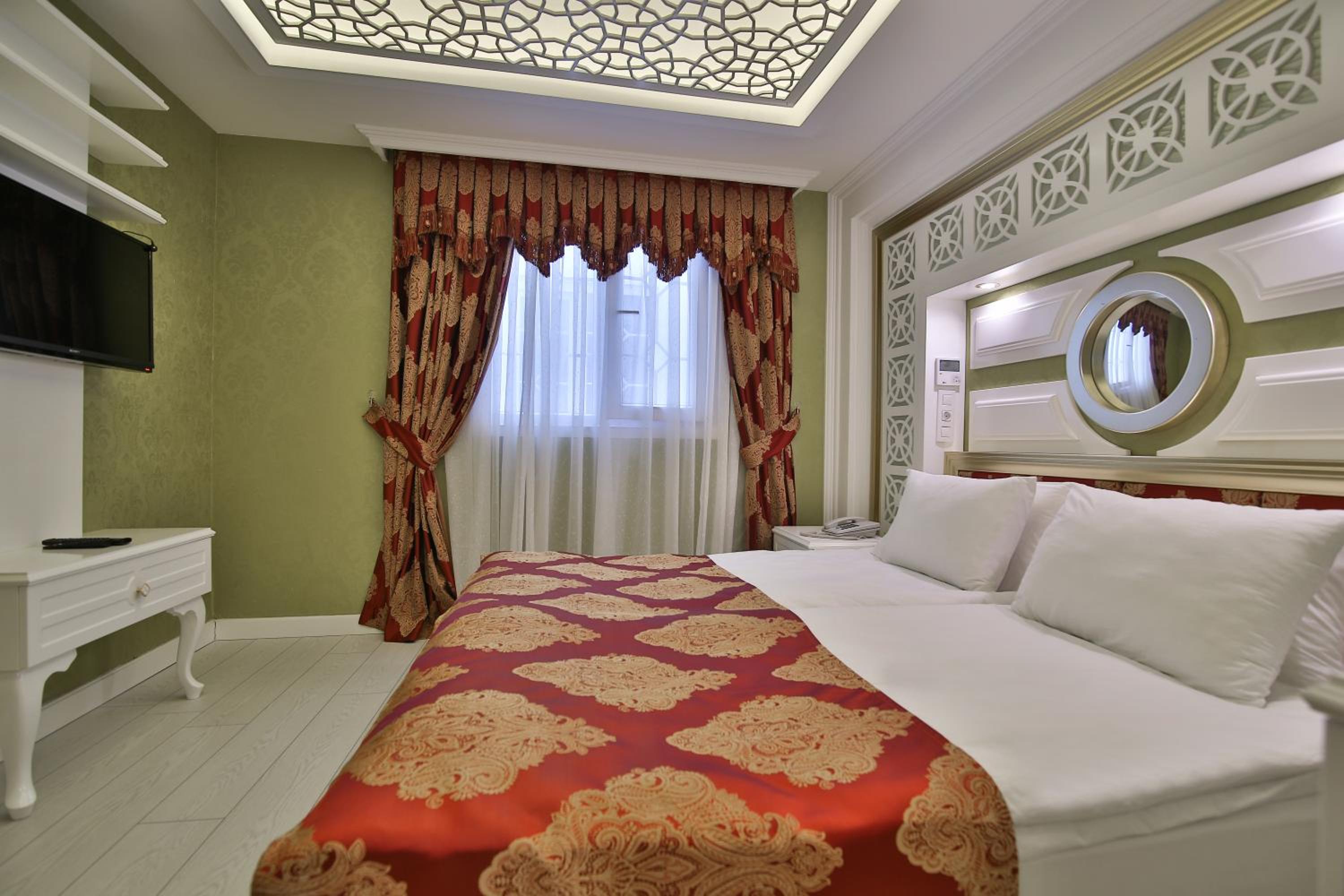 Hotel Queens Land - Image 28