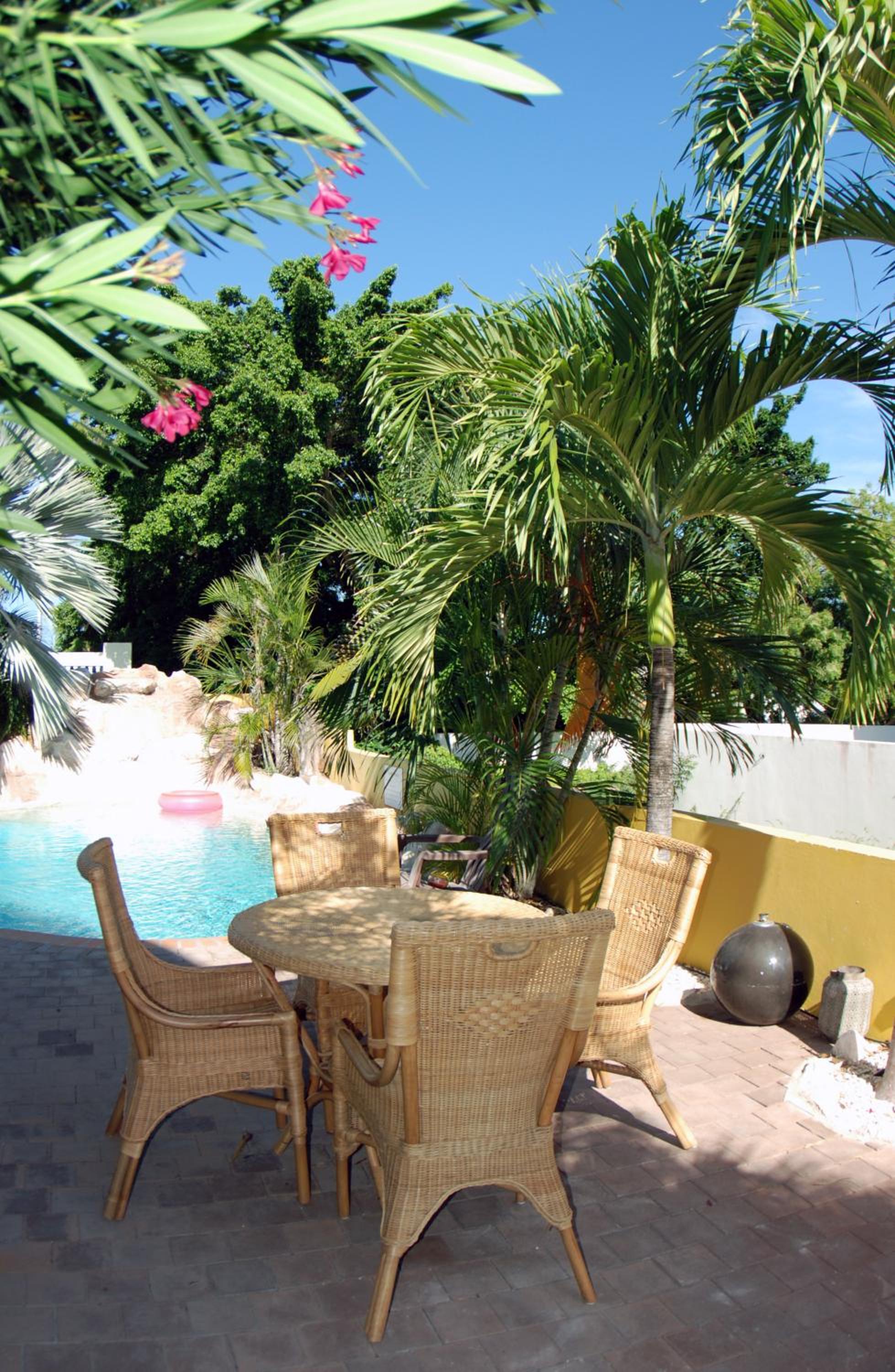 Mirador Apartments