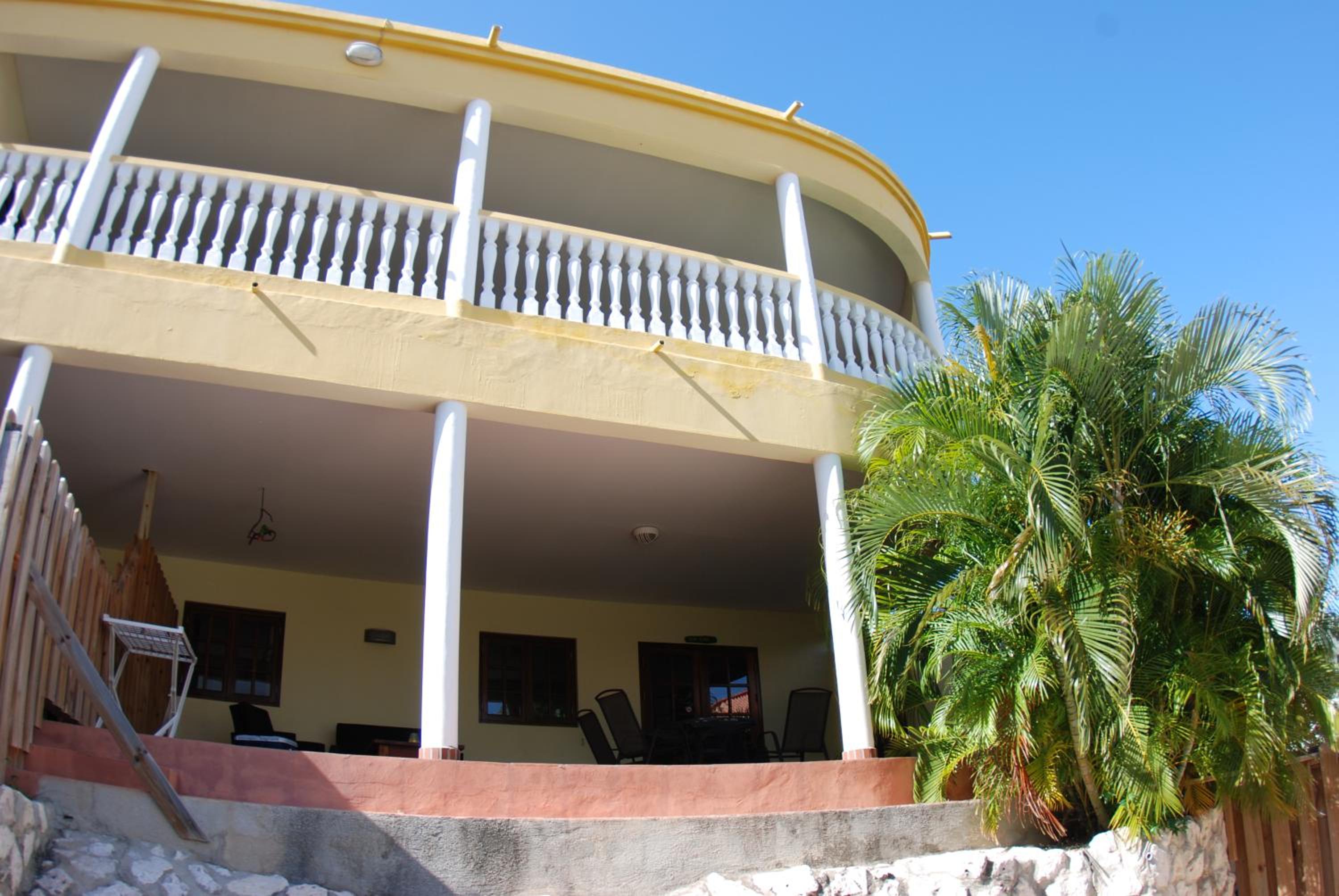 Mirador Apartments