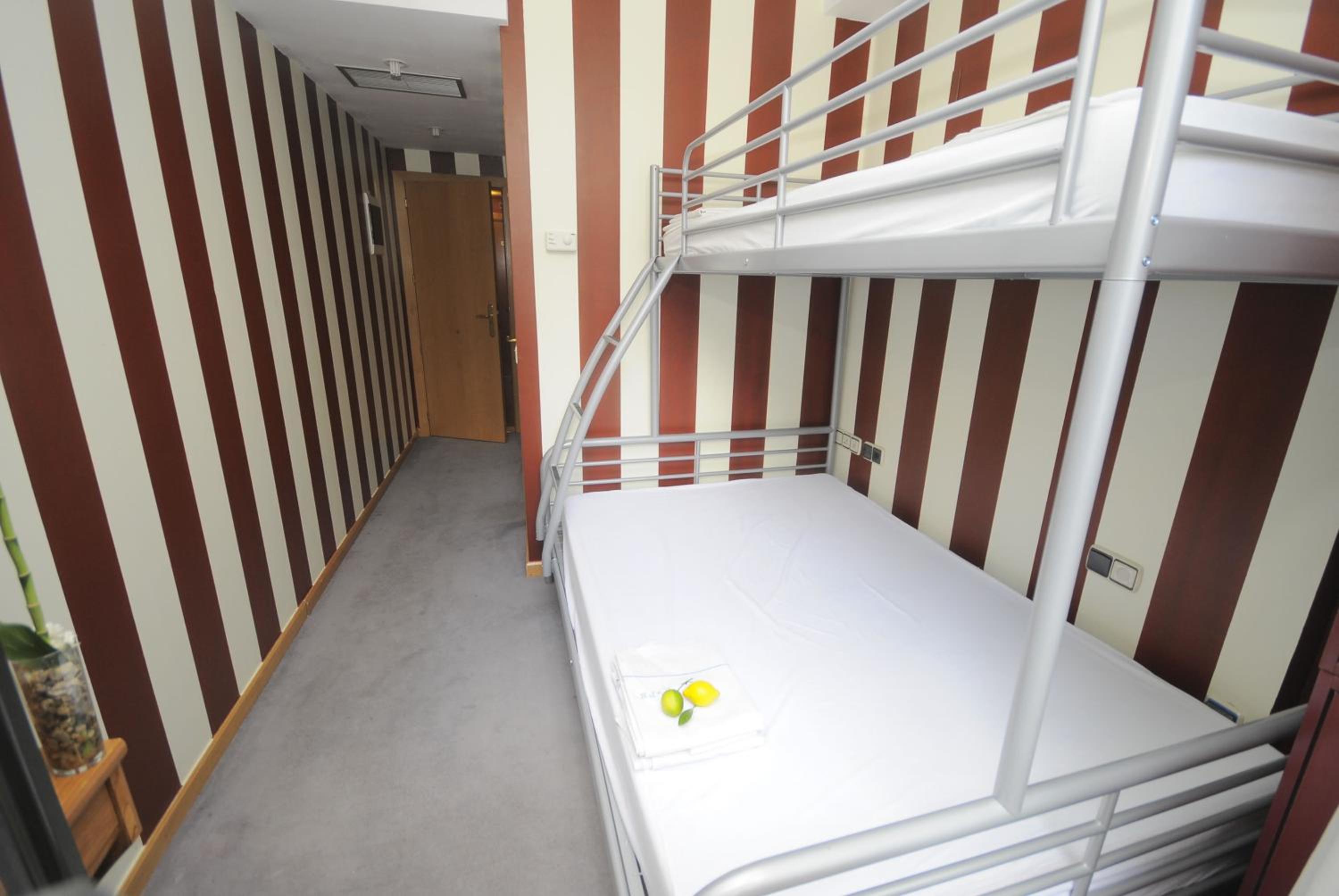 Albergue Revolutum Hostel