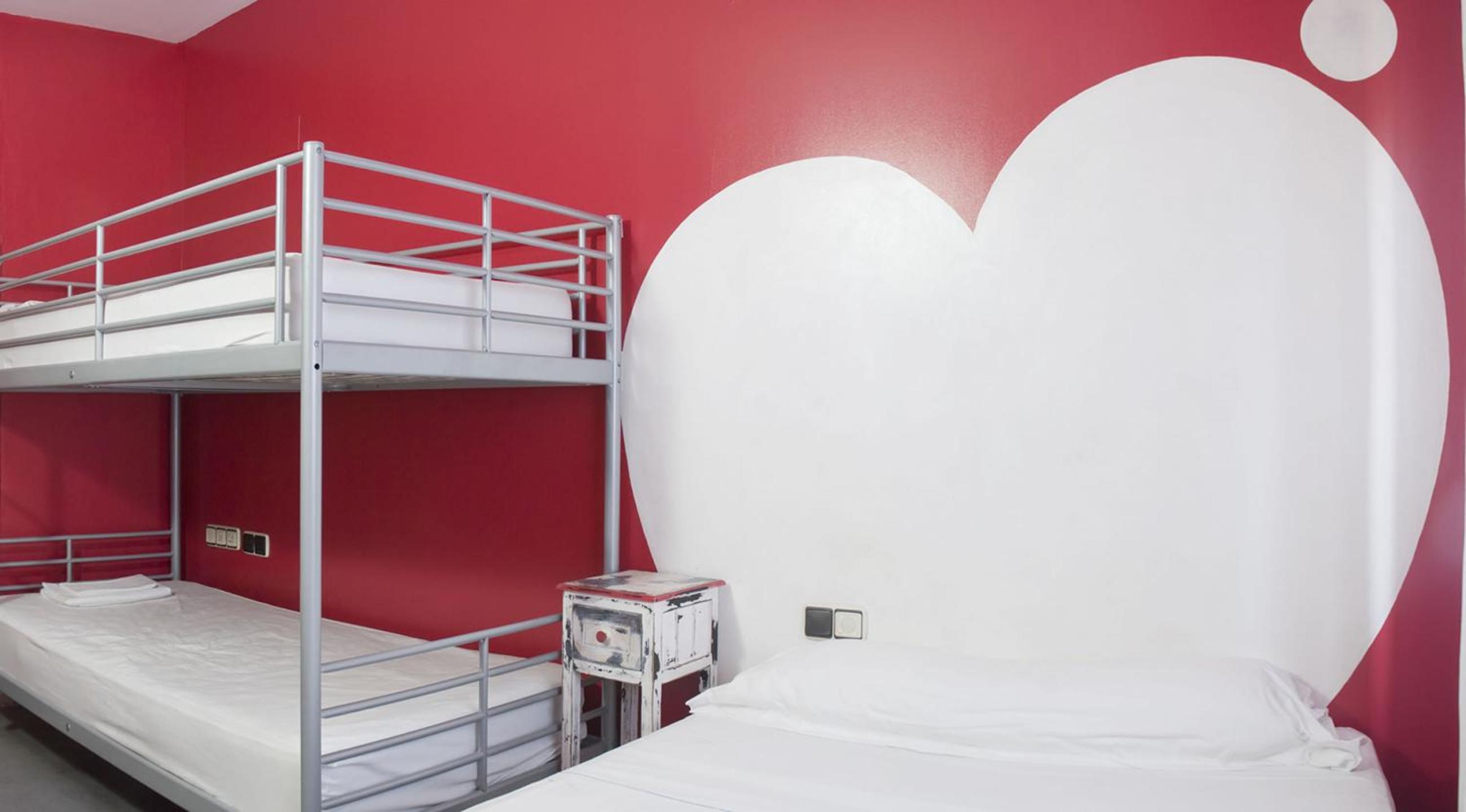Albergue Revolutum Hostel