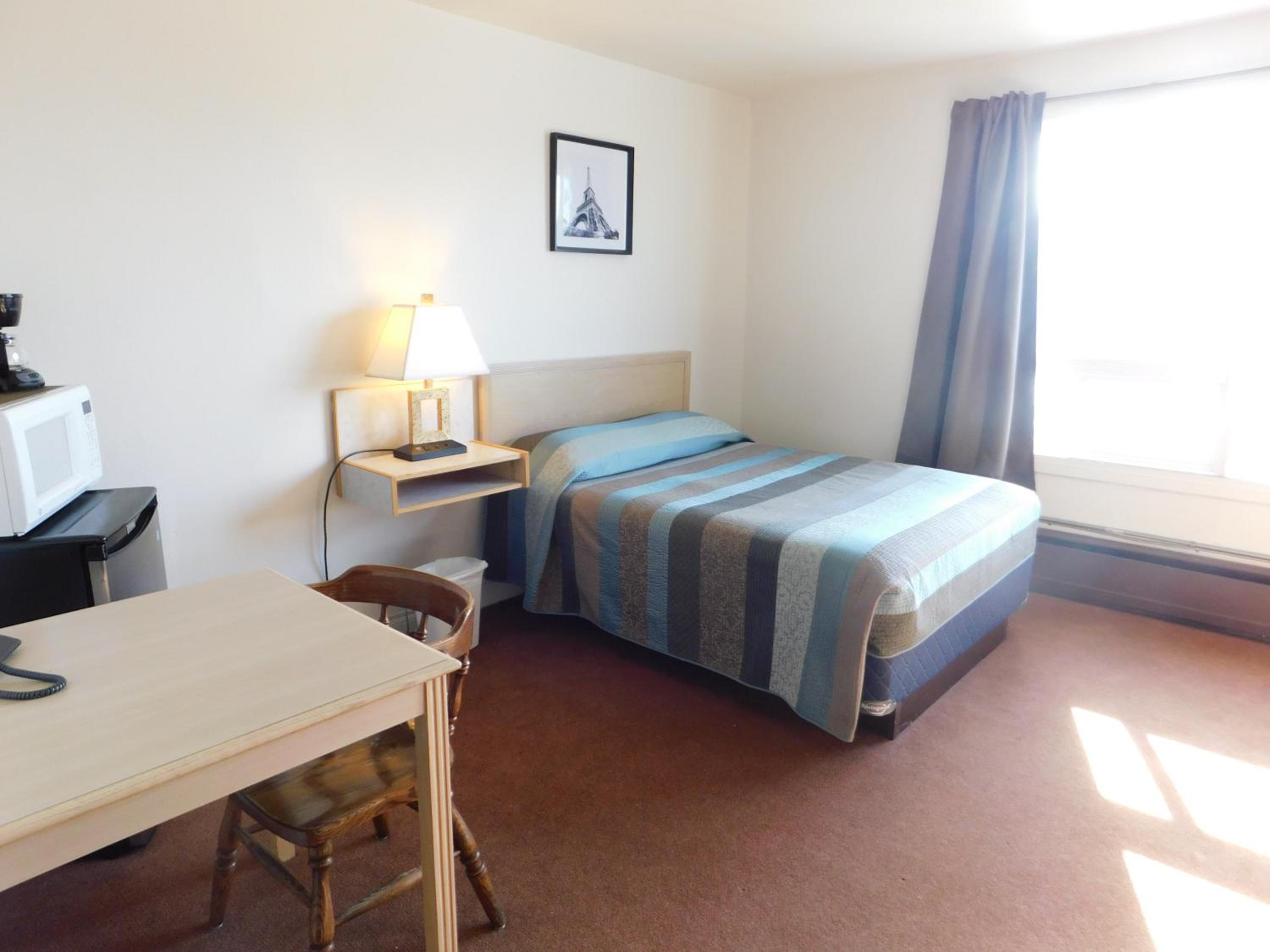 Hinton Vacations - Timberland Hotel - Property Image 11
