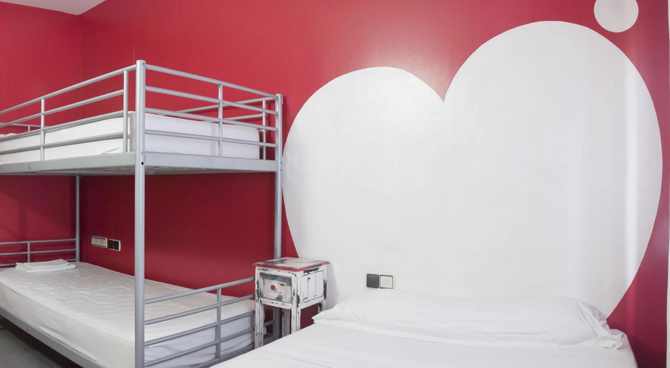 Albergue Revolutum Hostel