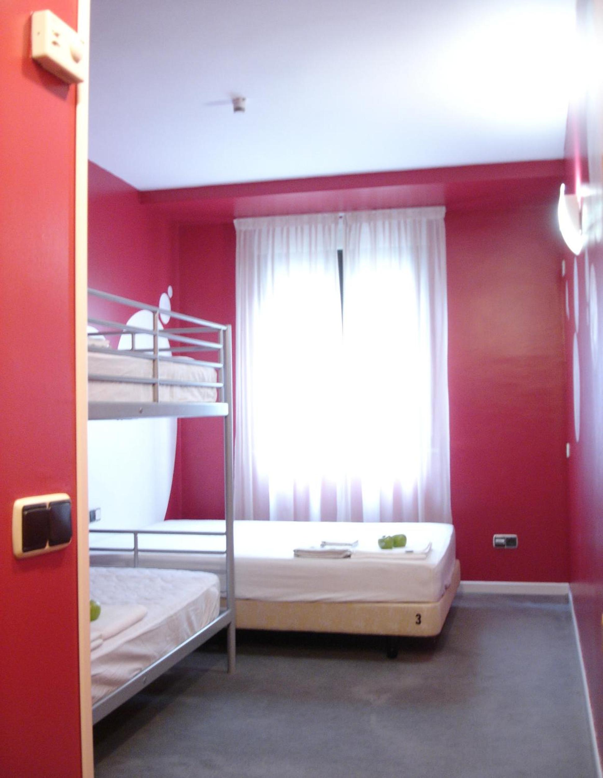 Albergue Revolutum Hostel