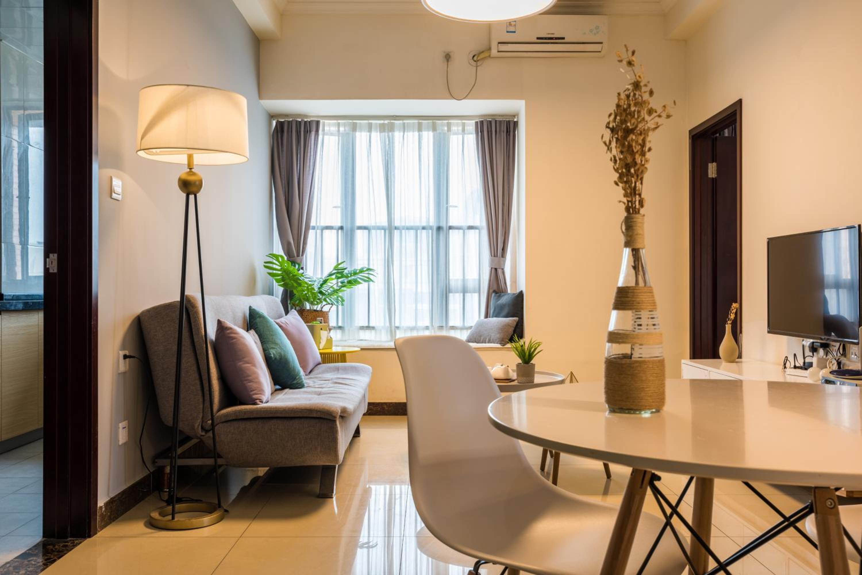 Ben Shu Jia Apartment Pazhou Branch