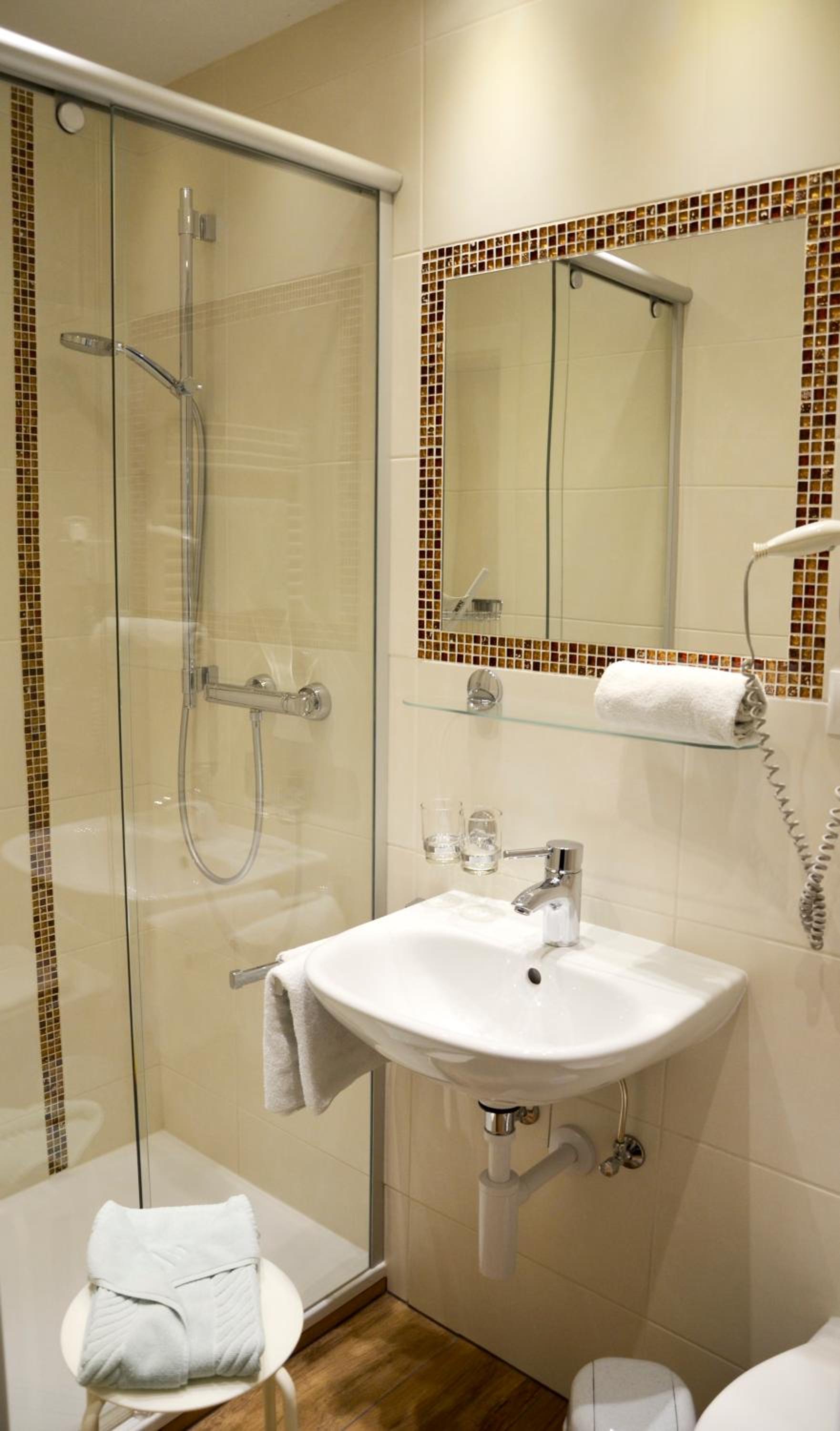Ferienwohnungen Eiblhuber en Tannheim — bathroom