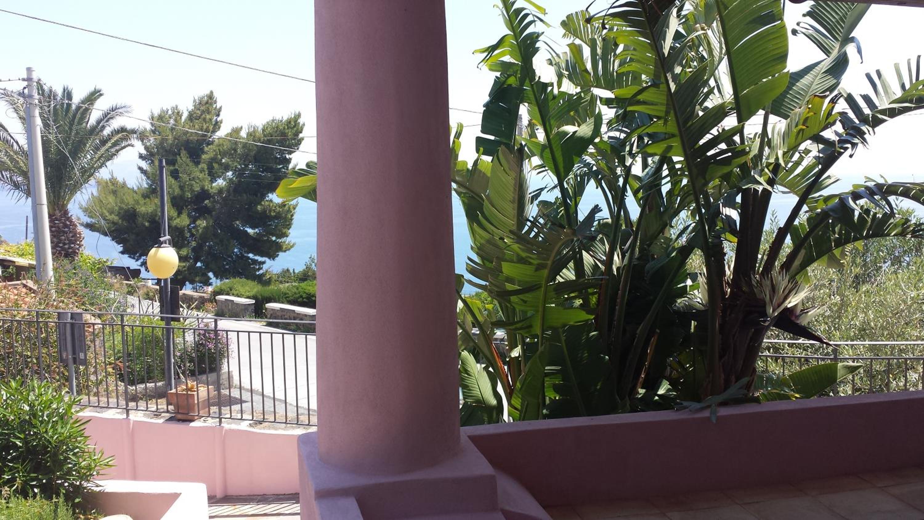 Salina Acroeoliano Suite in Villa view 2
