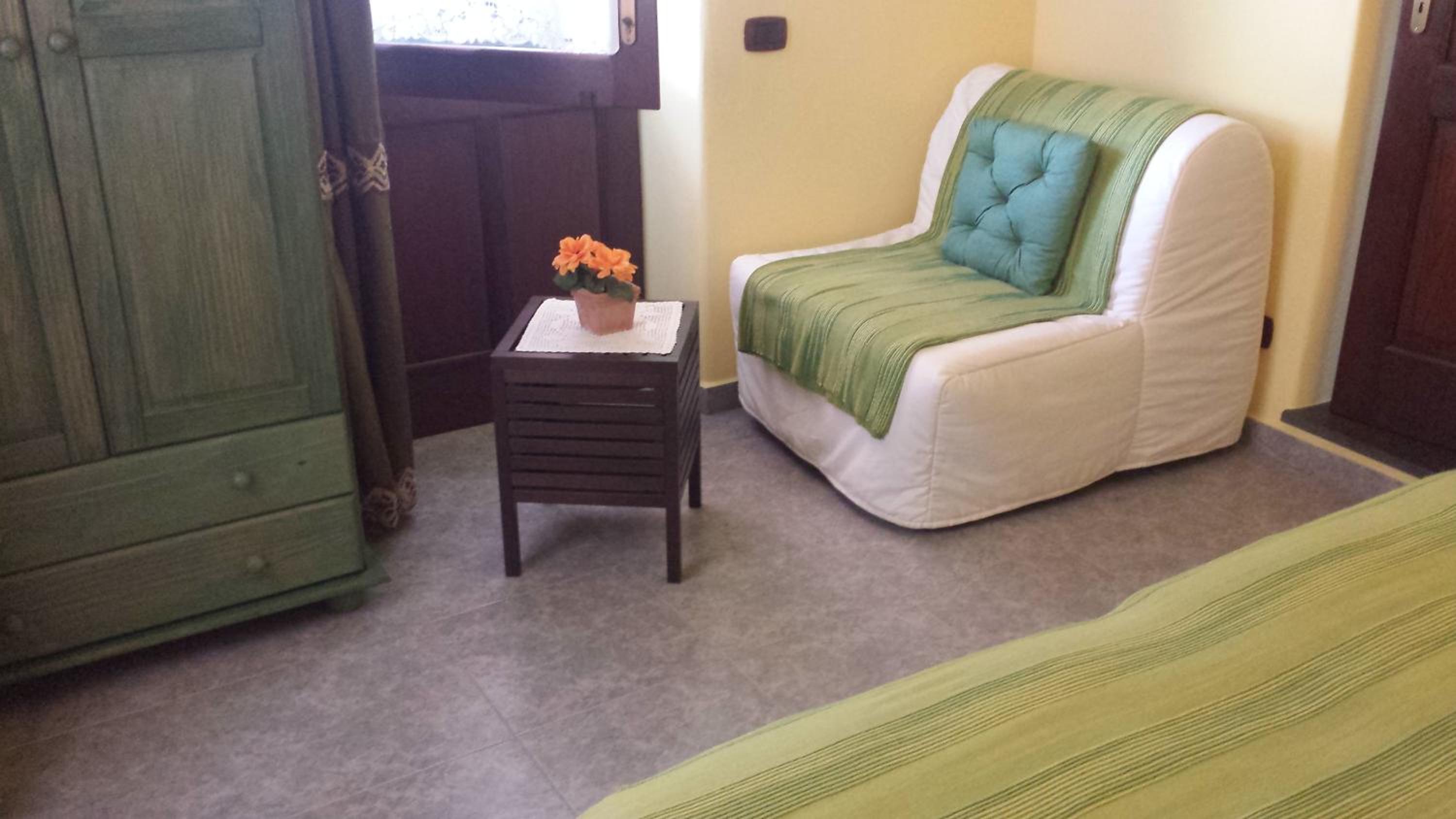 Salina Acroeoliano Suite in Villa view 3