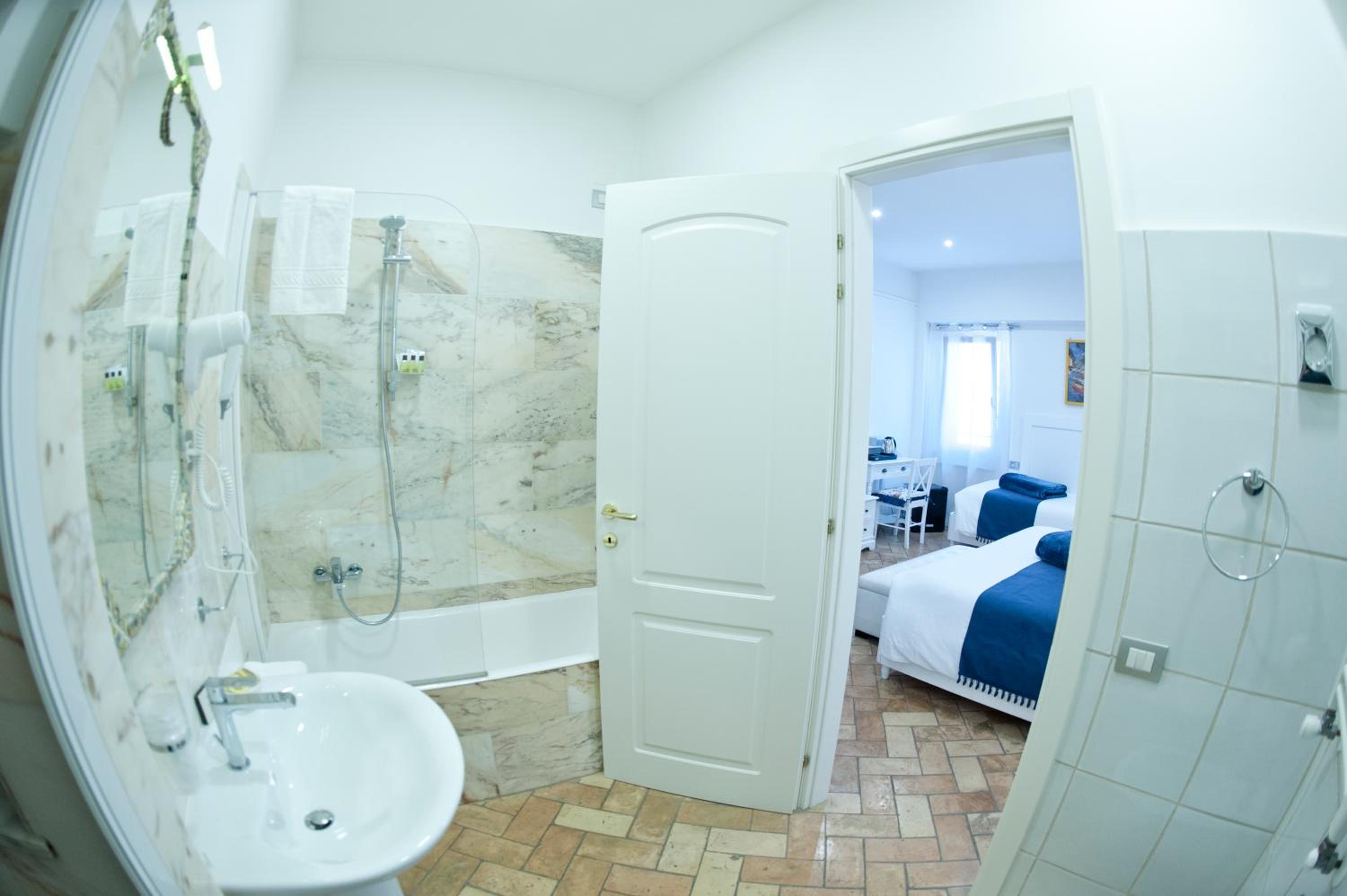 Atlantis Inn Castelgandolfo