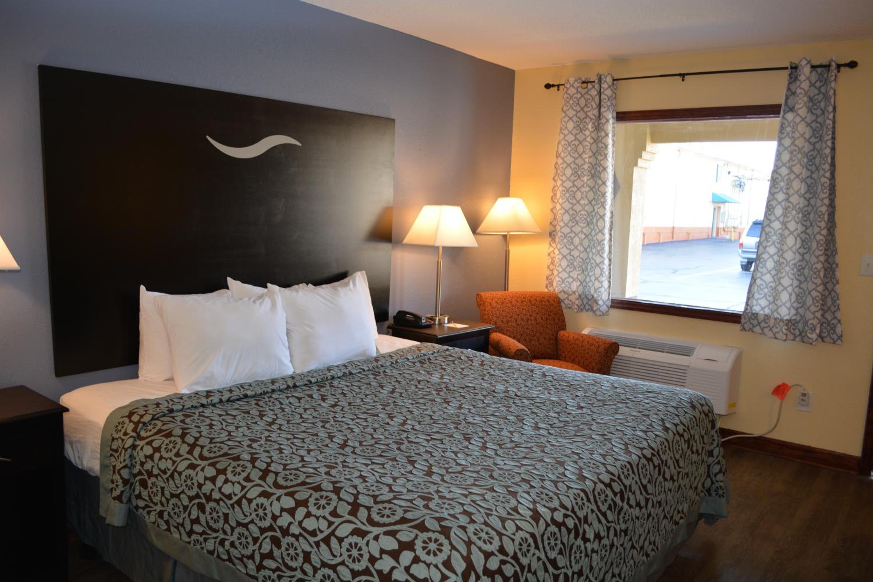 Days Inn by Wyndham Jacksonville NC view 2