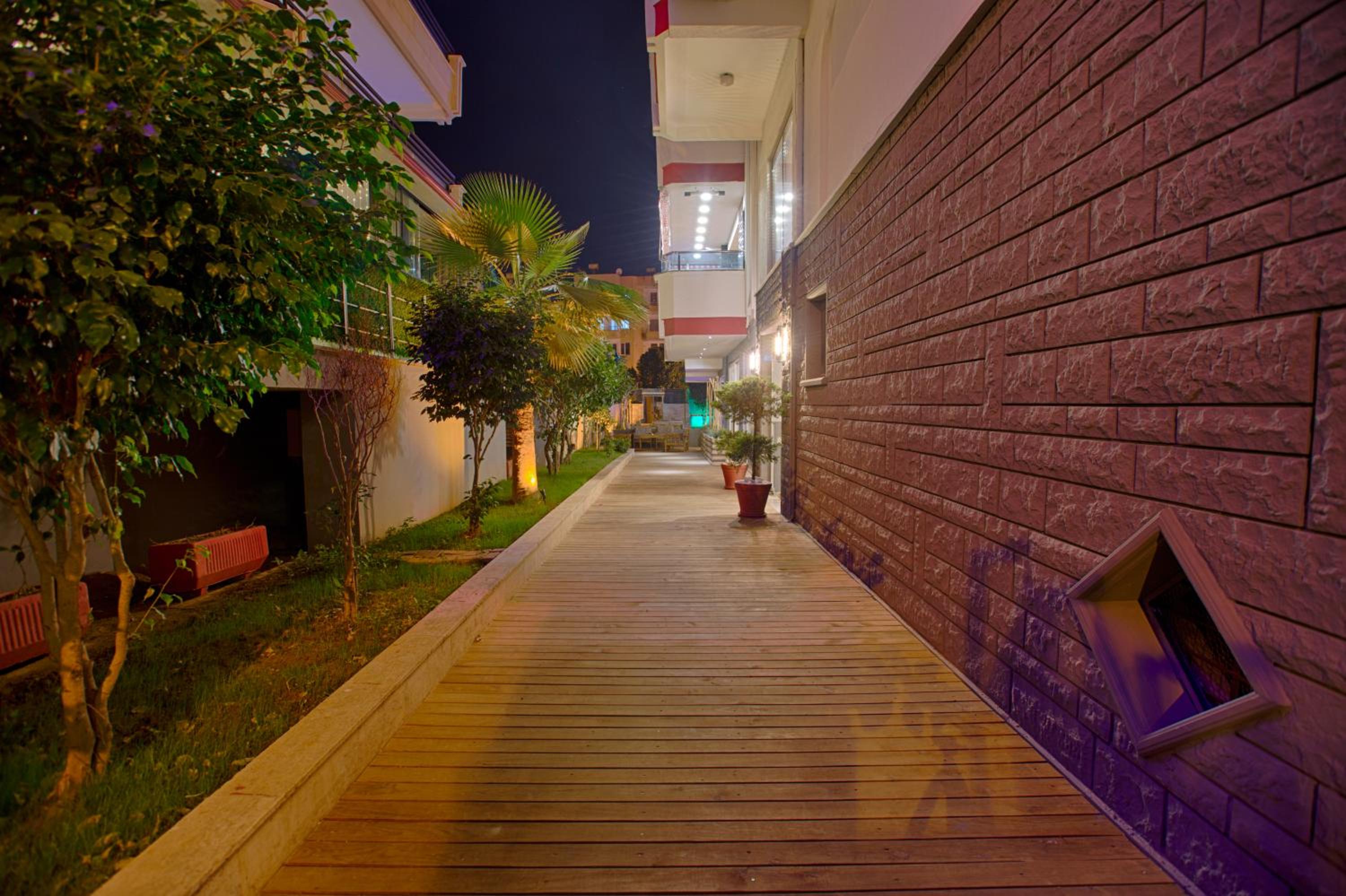 HMA Hotel & Suites - Image 60