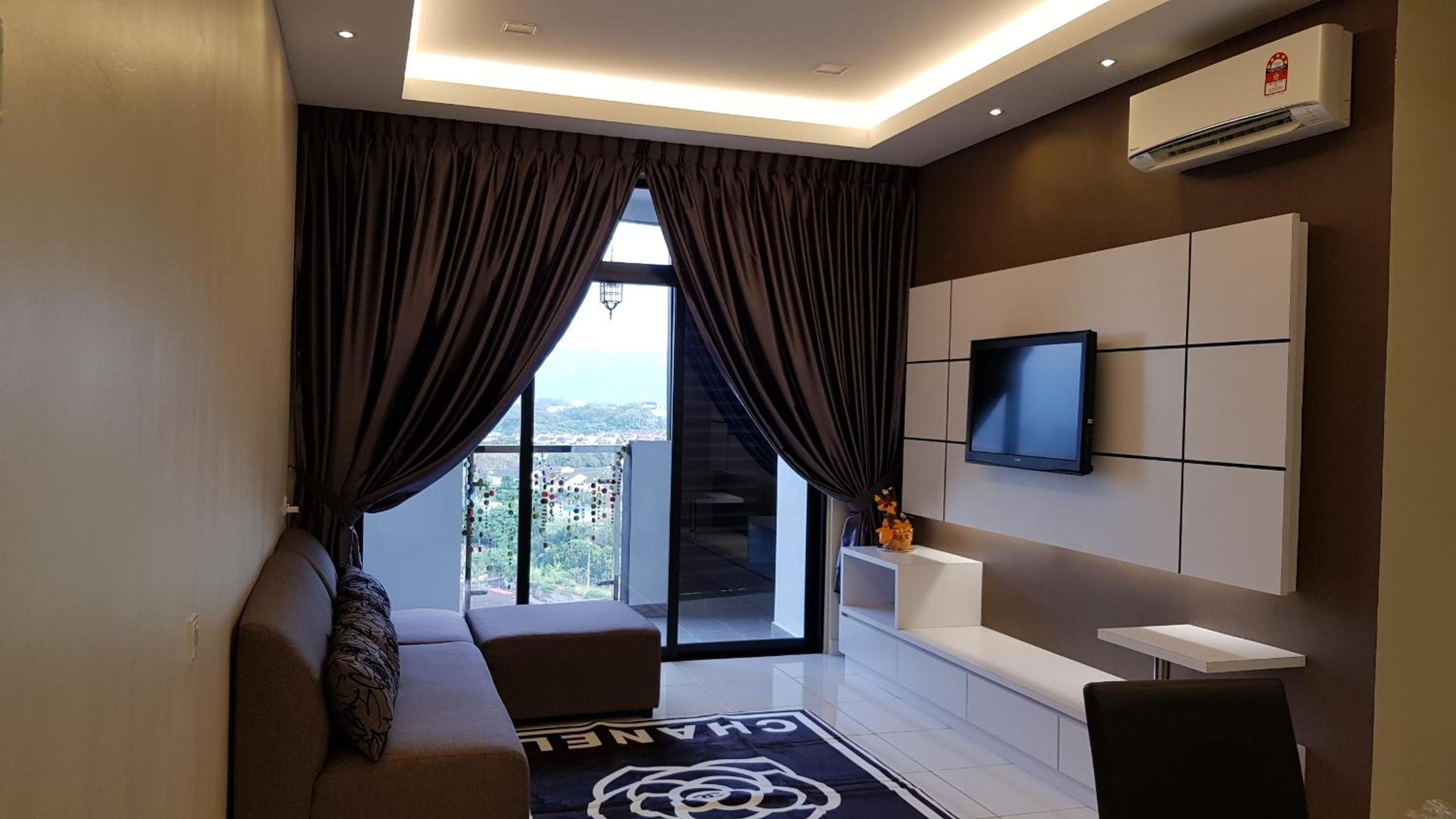 Oasis Condominium photo 1