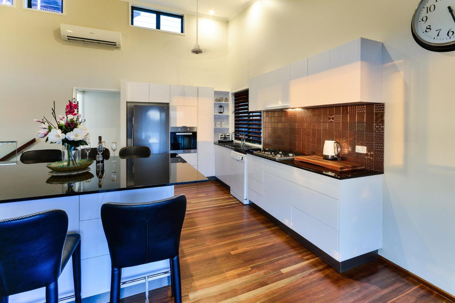 Casuarina 16 - 3 Bedroom House With 180 Degree Ocean Views, Buggy & Valet Service