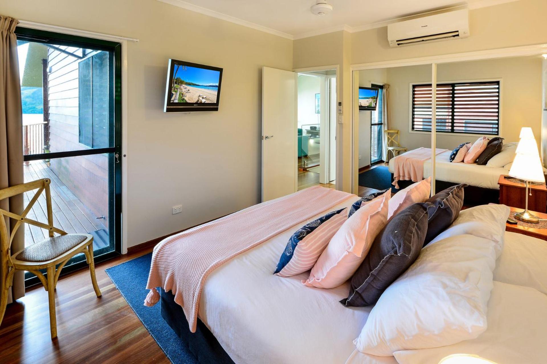 Casuarina 16 - 3 Bedroom House With 180 Degree Ocean Views, Buggy & Valet Service
