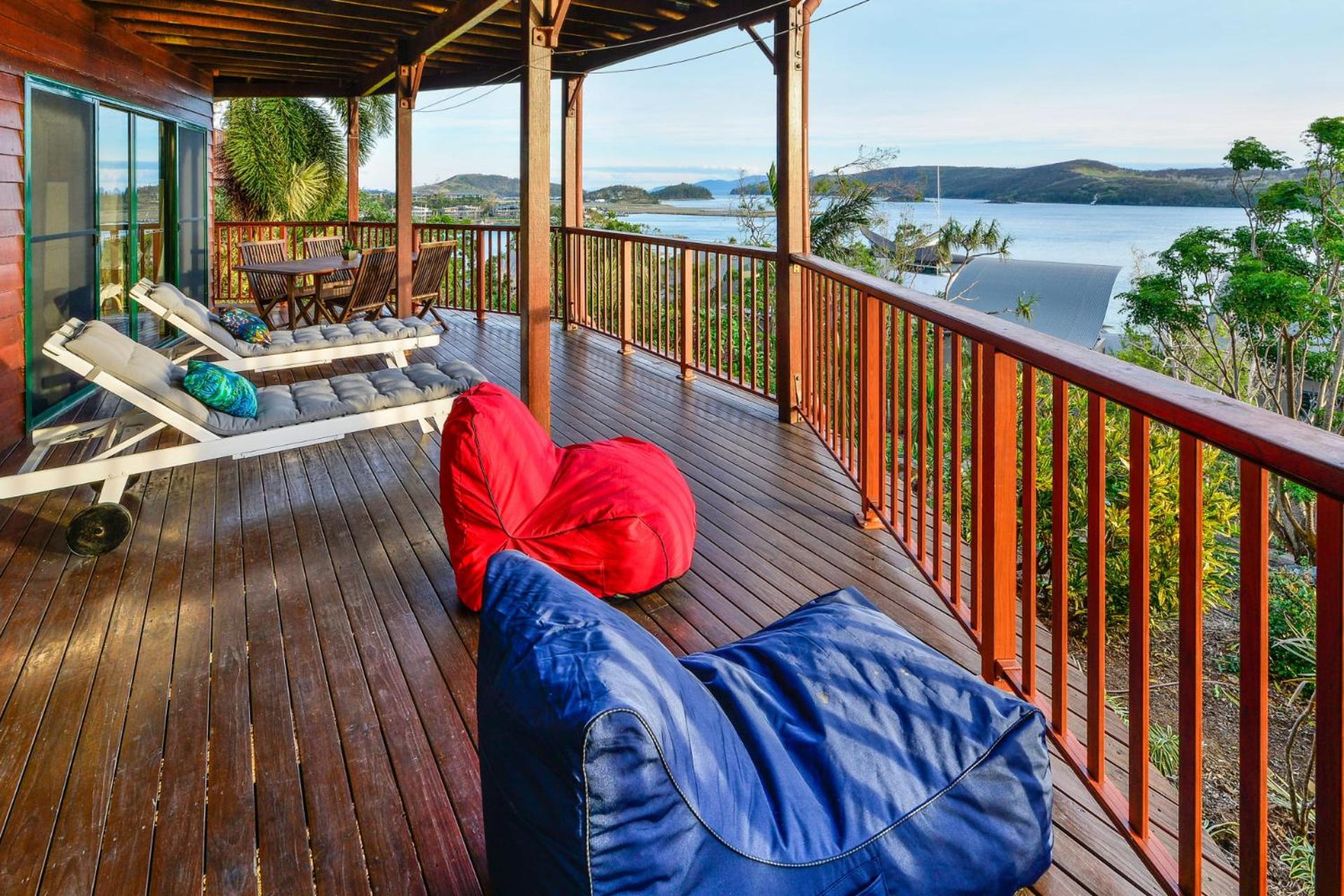 Casuarina 16 - 3 Bedroom House With 180 Degree Ocean Views, Buggy & Valet Service