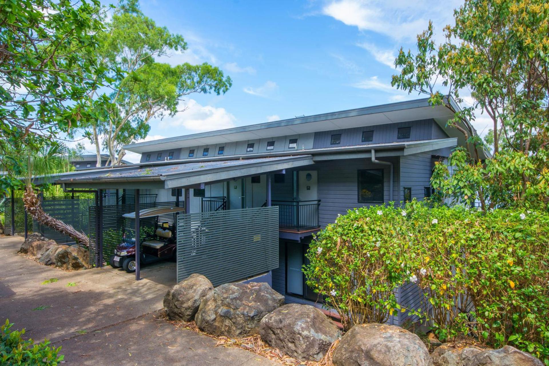 Hotel Shorelines 23 On Hamilton Island - Image 1