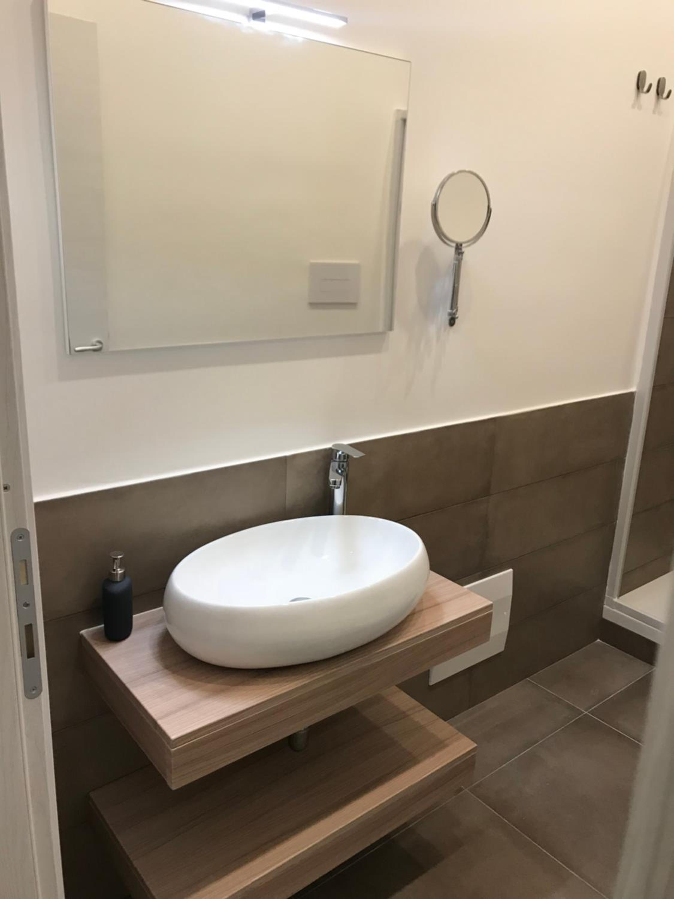 Interno 10 Cavour