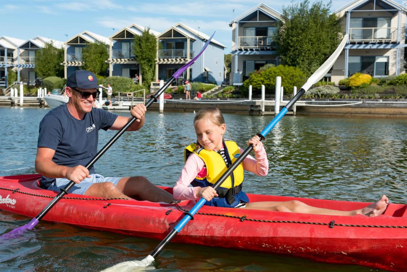 Captains Cove Resort - Absolute Waterfront Apartments
