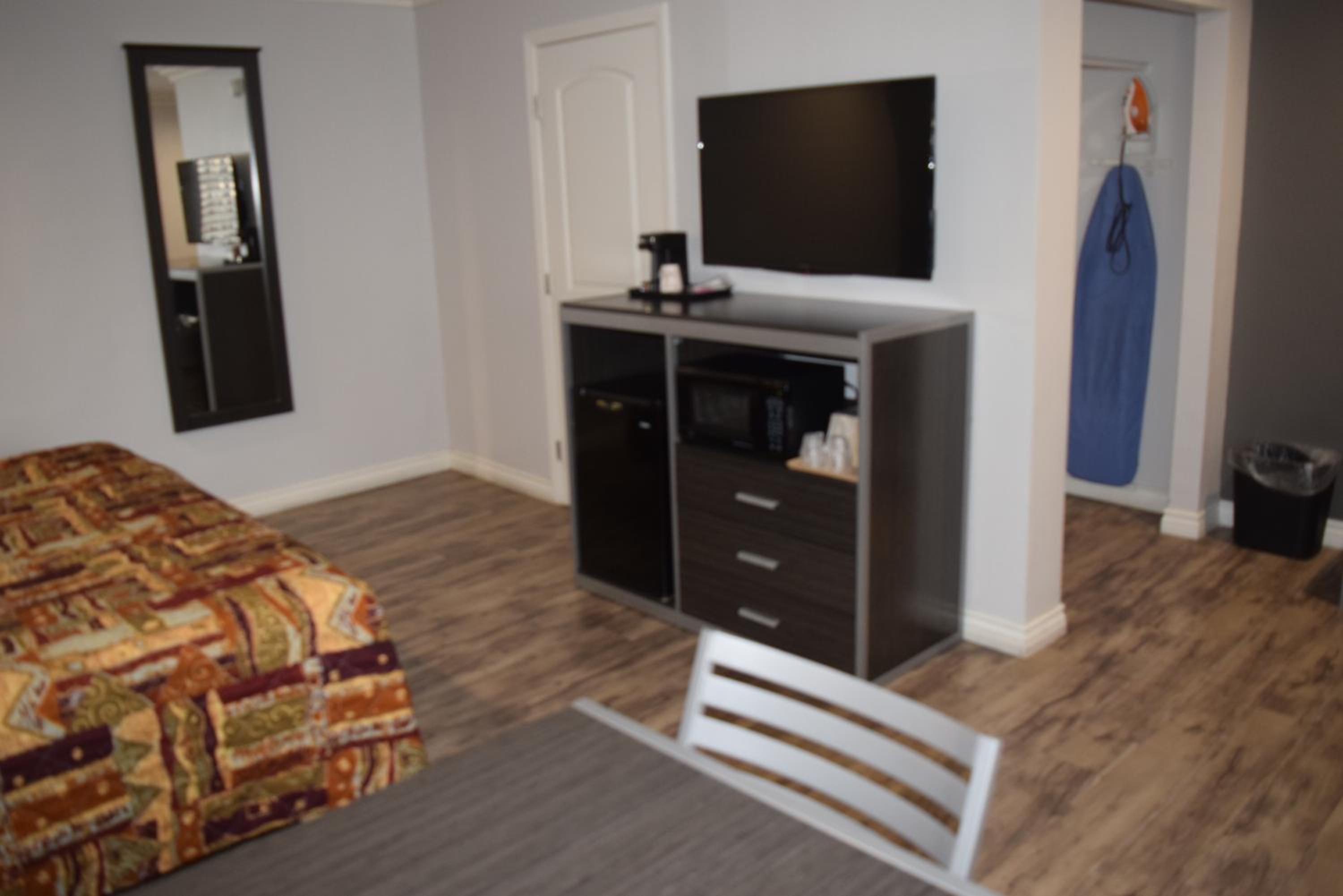 Deluxe Inn Hawthorne/ LAX