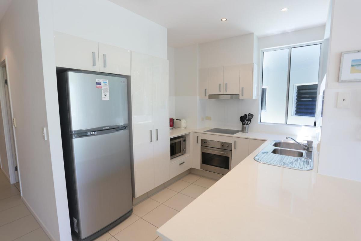 Delightful family apartment in modern complex view 4