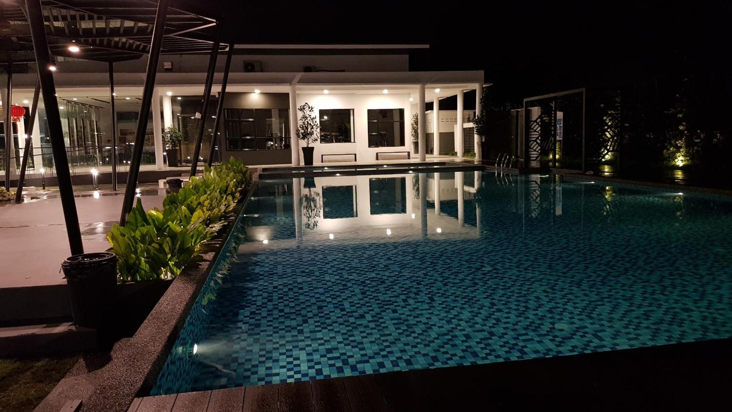 Oasis Condominium photo 4