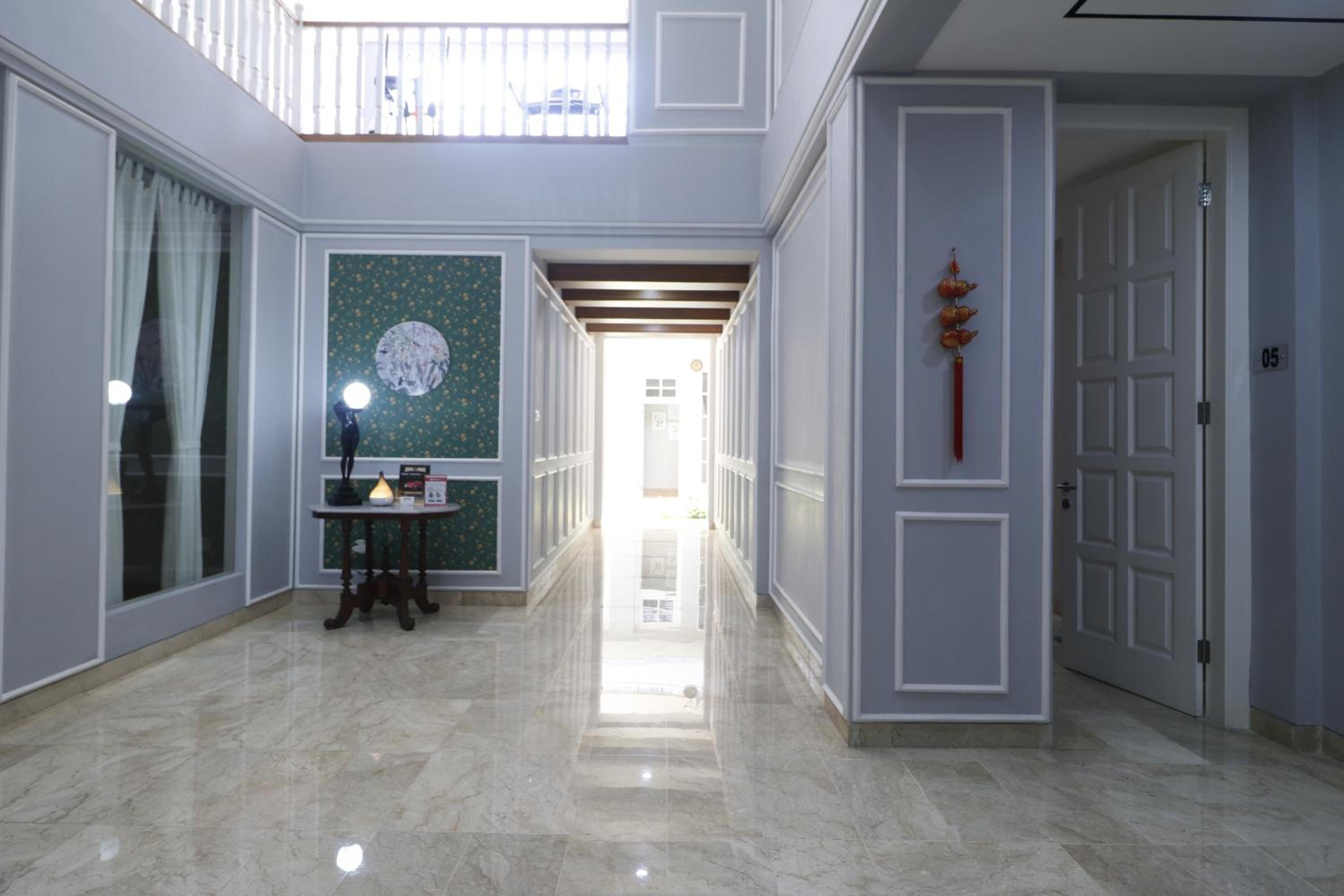 RedDoorz Premium near RS Pondok Indah
