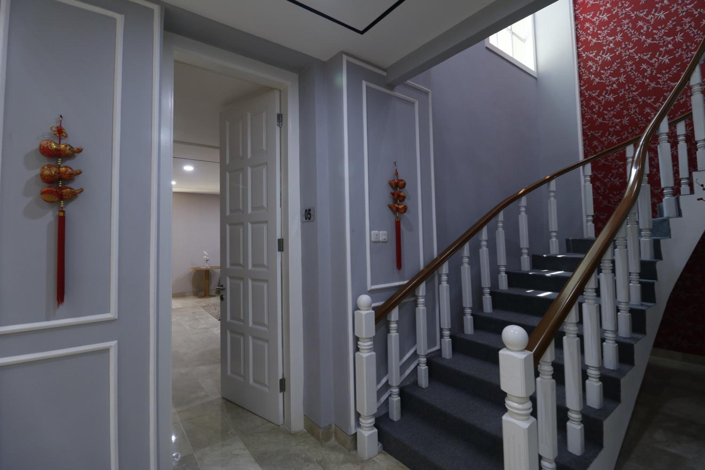 RedDoorz Premium near RS Pondok Indah