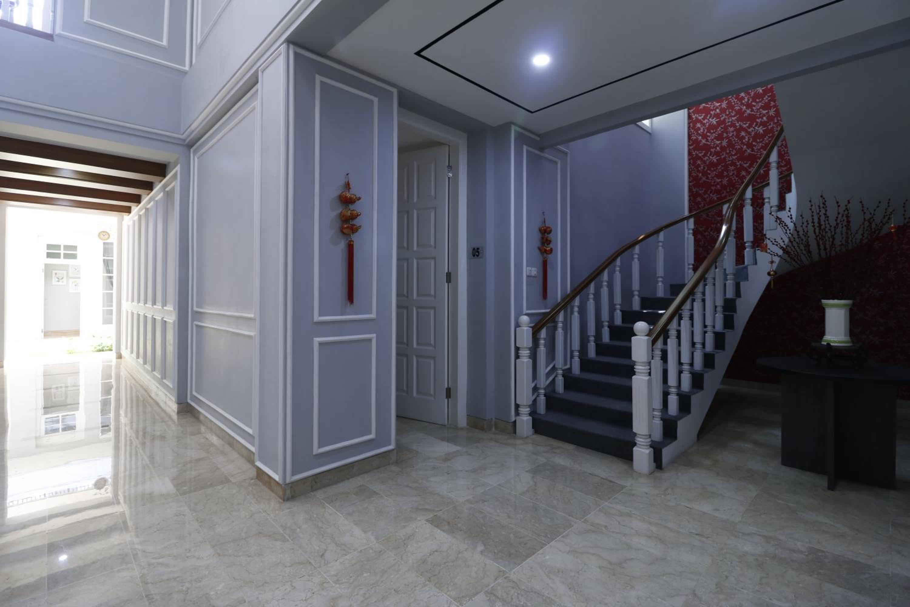 RedDoorz Premium near RS Pondok Indah