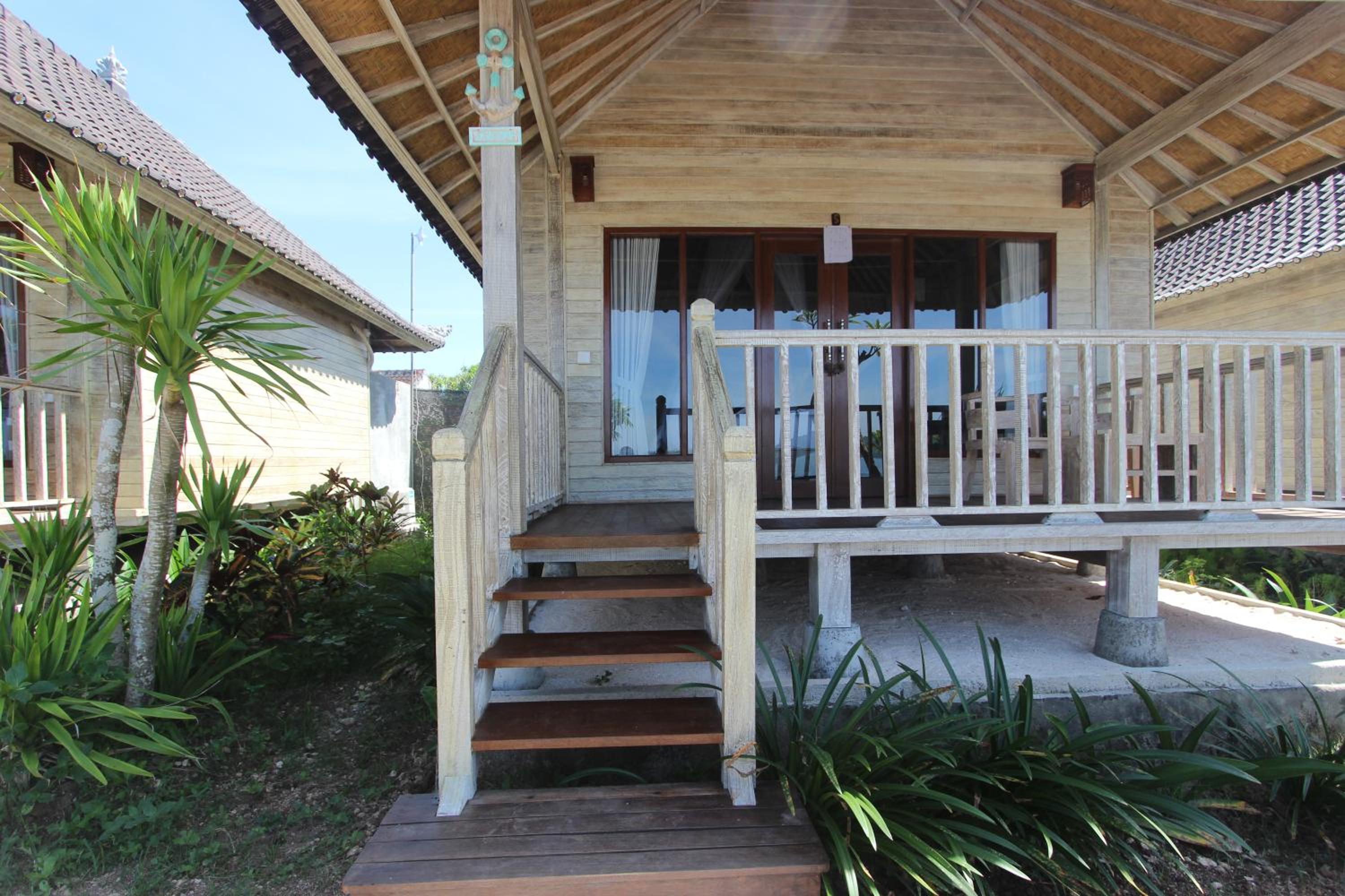 Ombak Bay Lembongan view 5