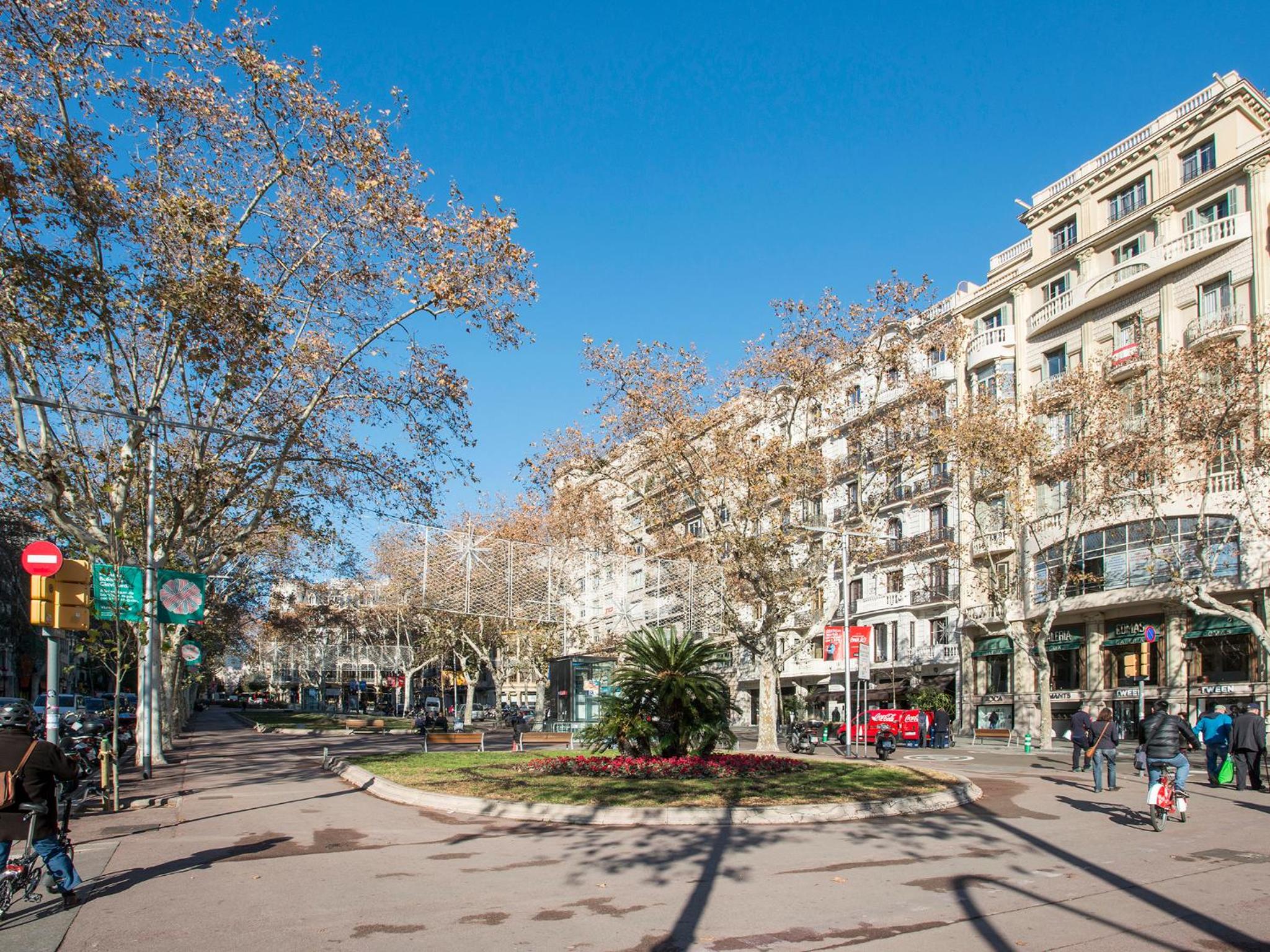 Fewdays Barcelona Apartments