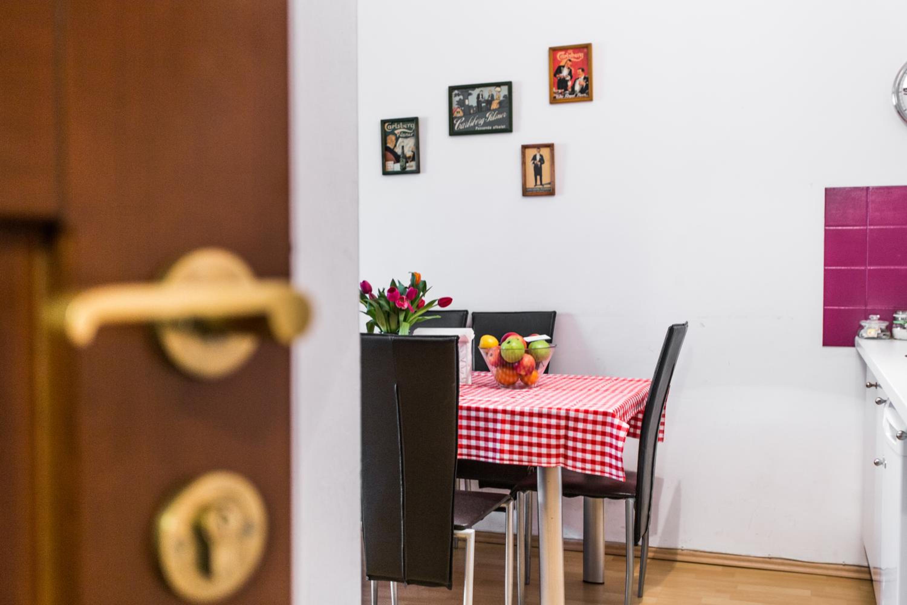 Homely Apartment's Old Town