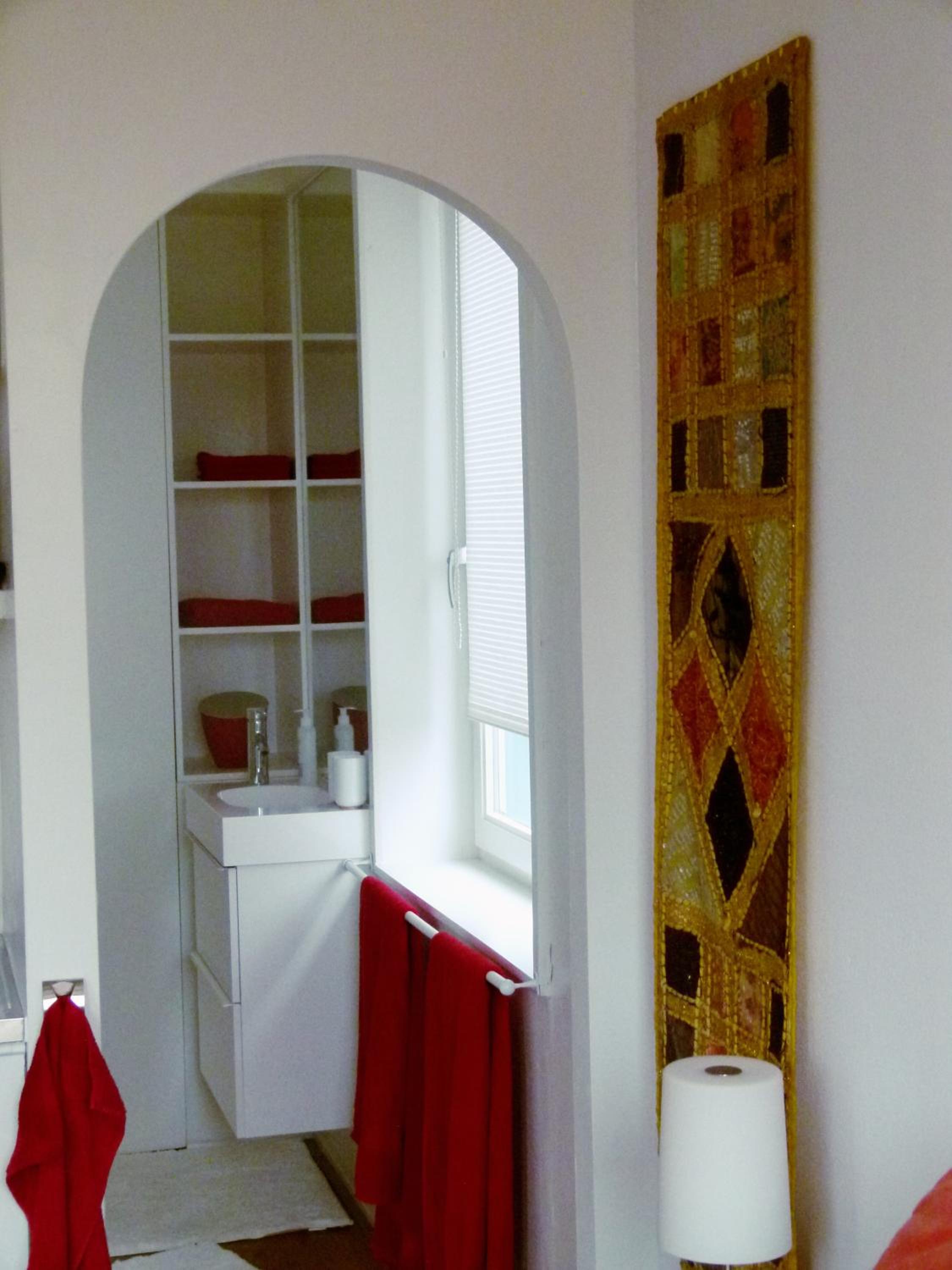 Luxe Room Canal Sight