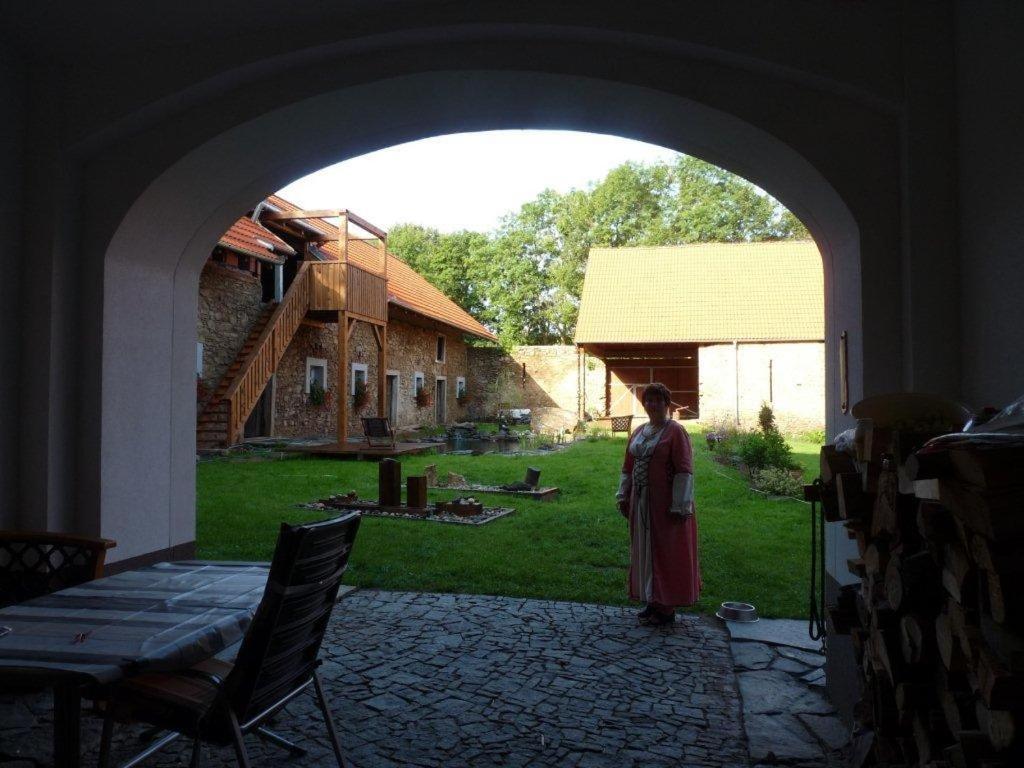 Photo 33